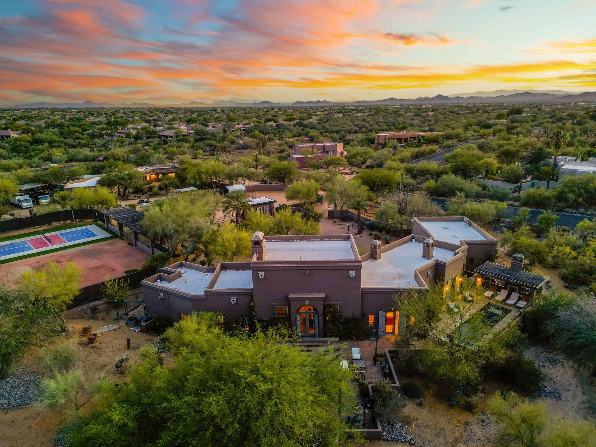Desert Estate with Pool, Casita,Pickleball & Views