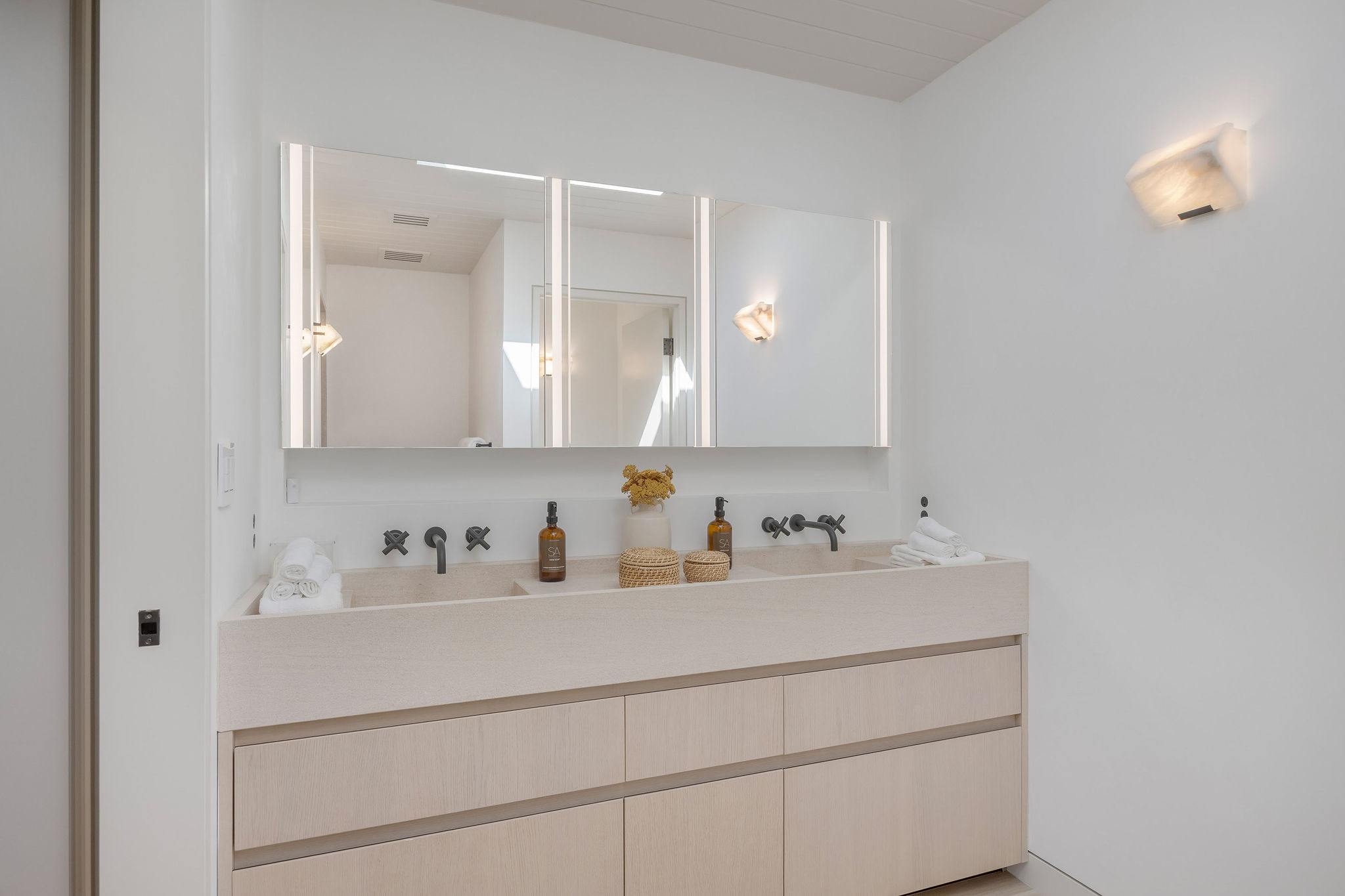 Hensman Malibu Colony by Stay Awhile Villas