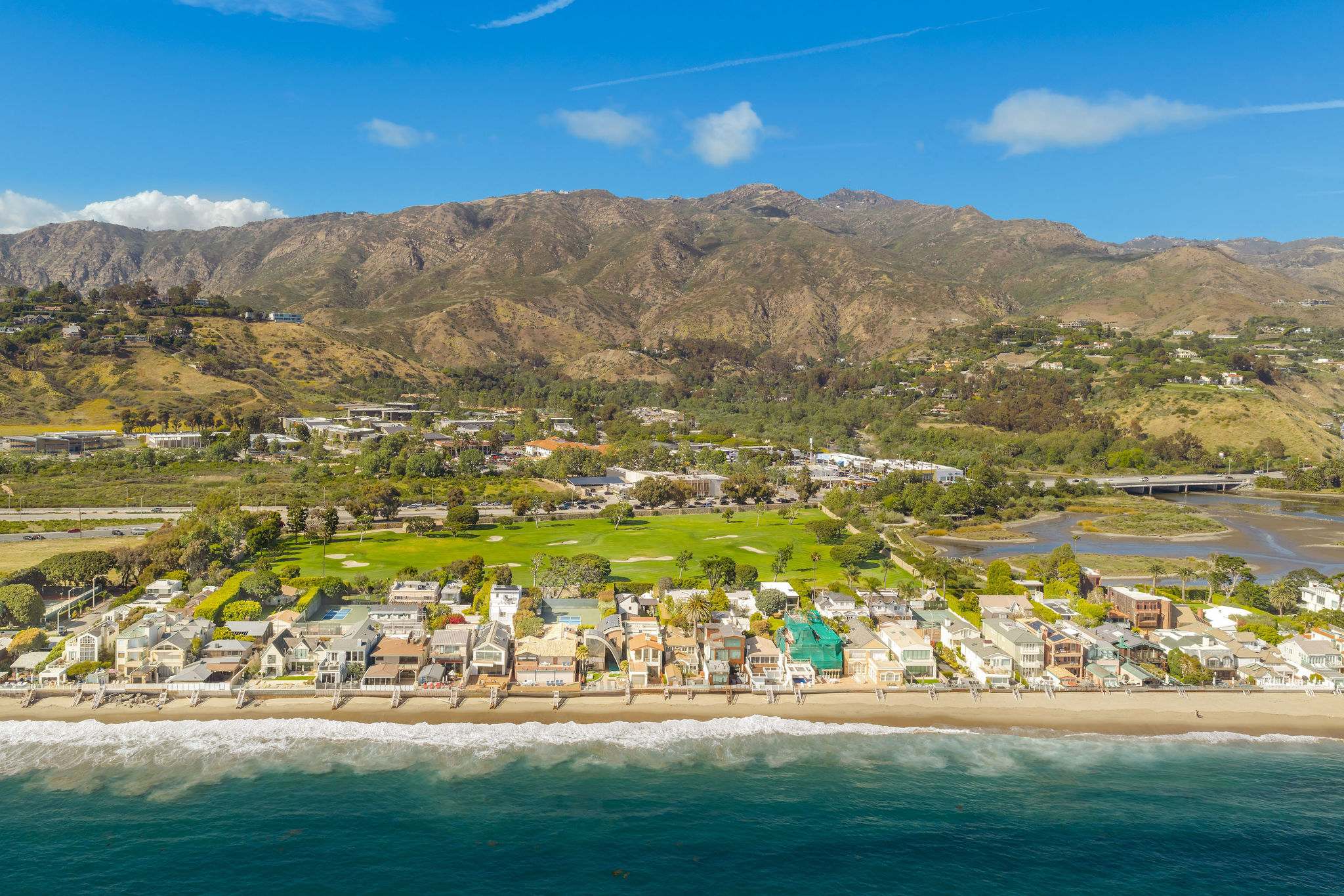 Hensman Malibu Colony by Stay Awhile Villas