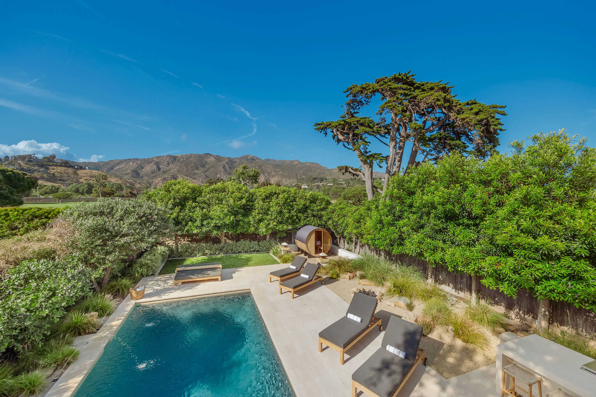 Hensman Malibu Colony by Stay Awhile Villas