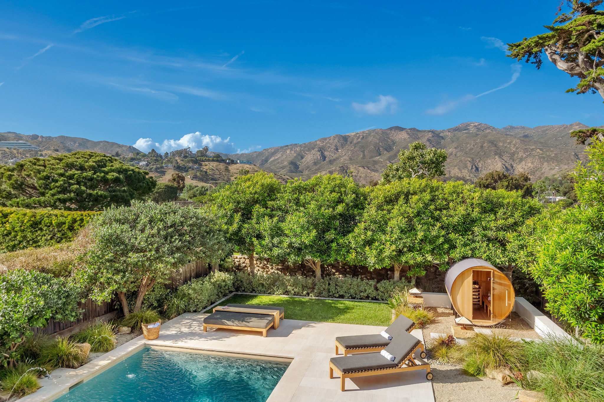 Hensman Malibu Colony by Stay Awhile Villas