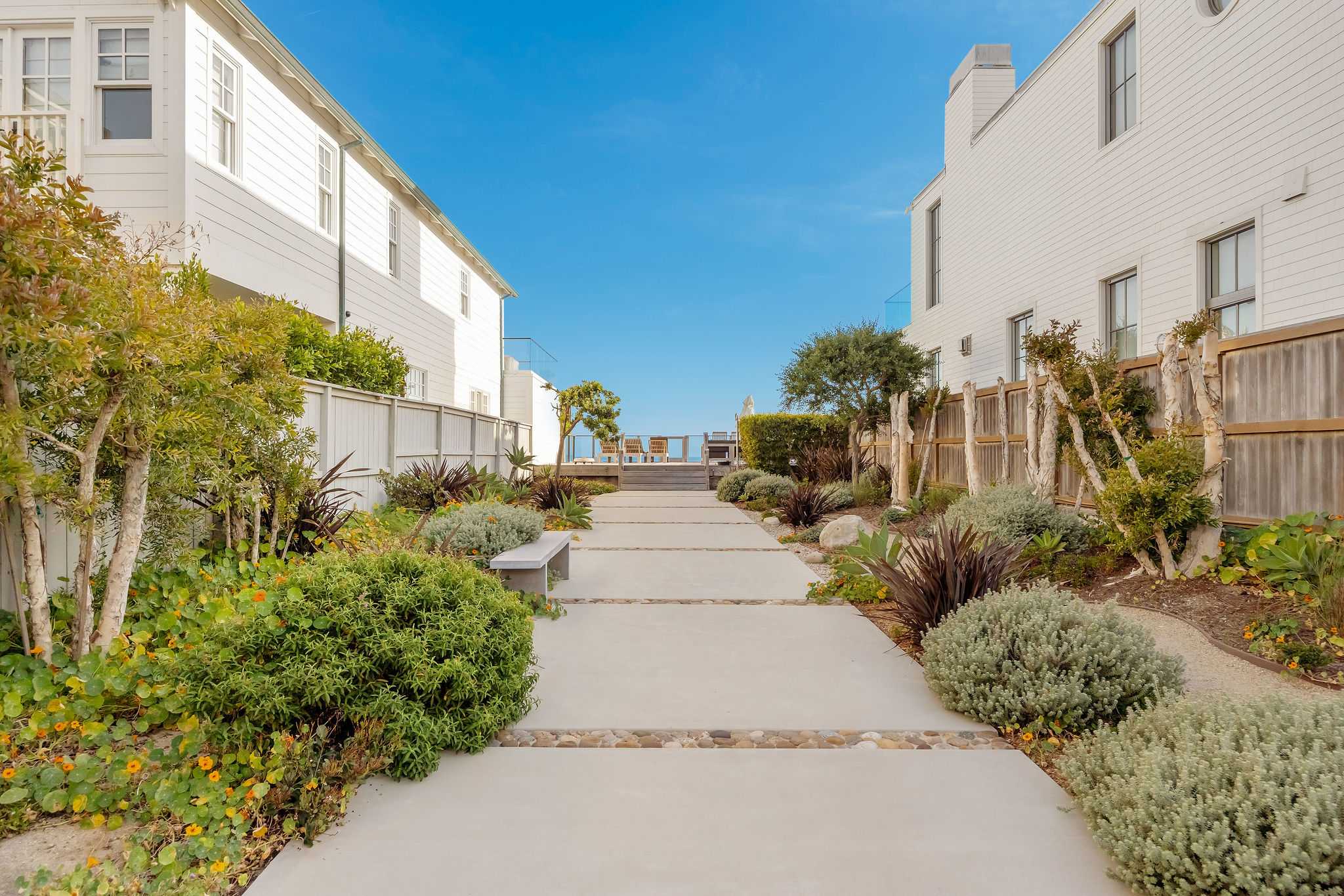 Hensman Malibu Colony by Stay Awhile Villas