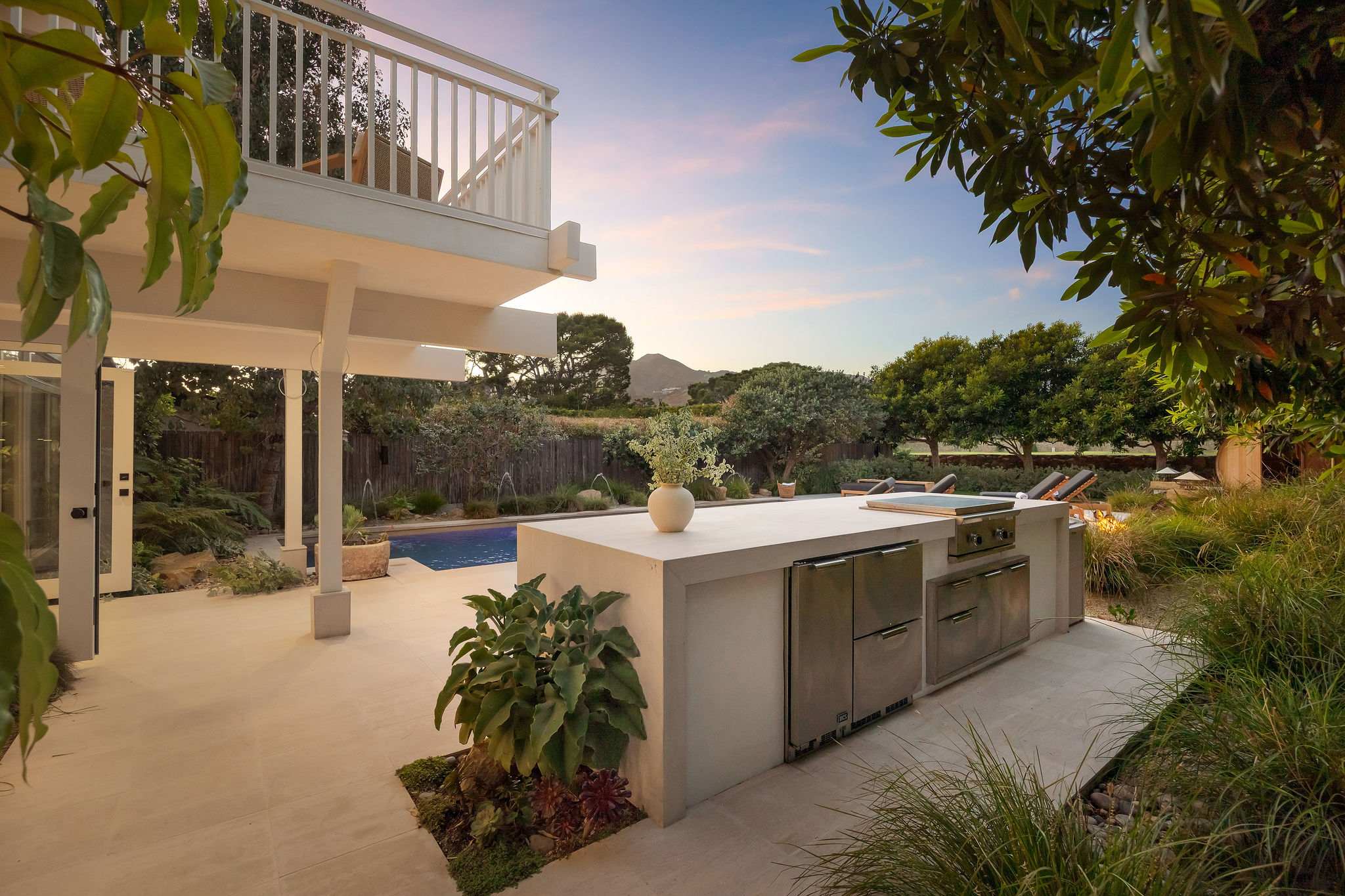 Hensman Malibu Colony by Stay Awhile Villas