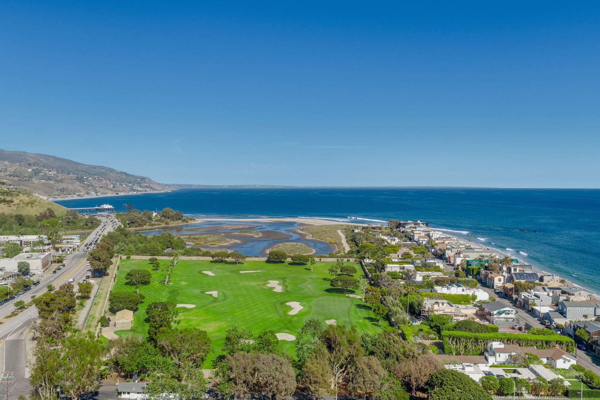 Hensman Malibu Colony by Stay Awhile Villas