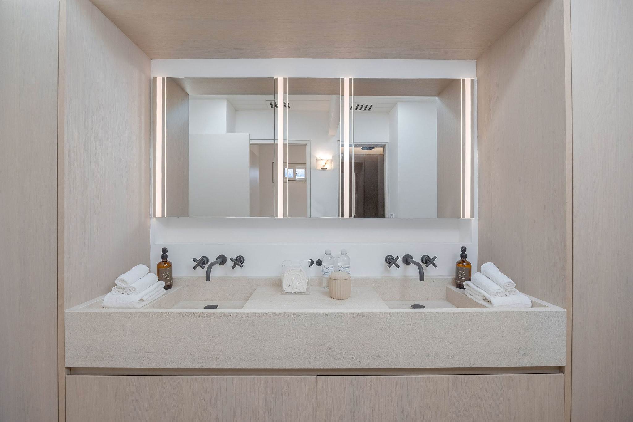 Hensman Malibu Colony by Stay Awhile Villas