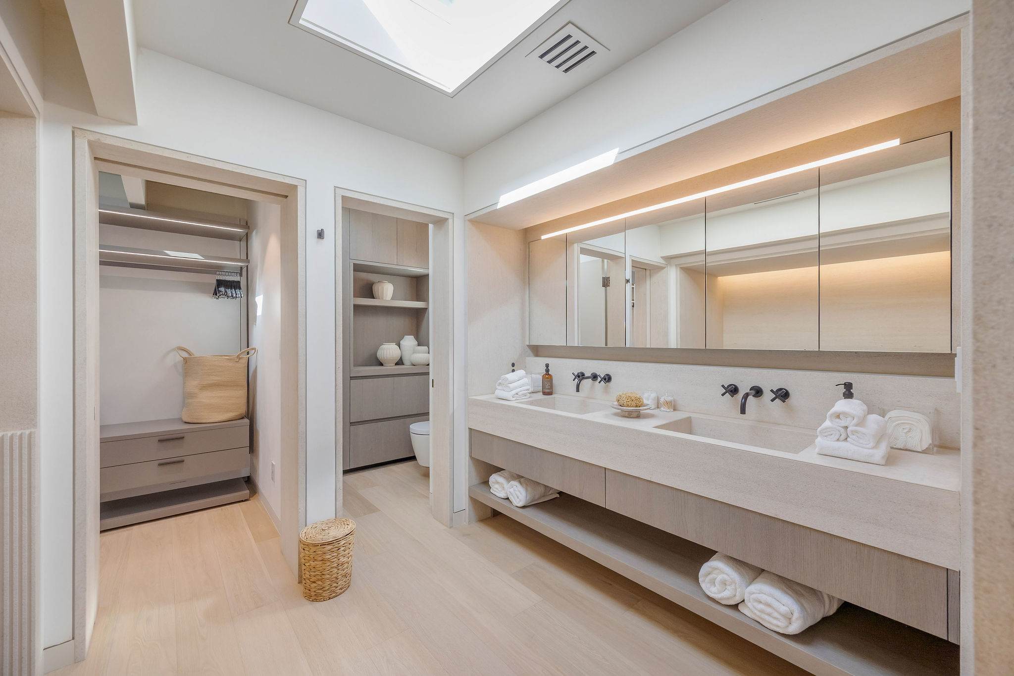 Hensman Malibu Colony by Stay Awhile Villas
