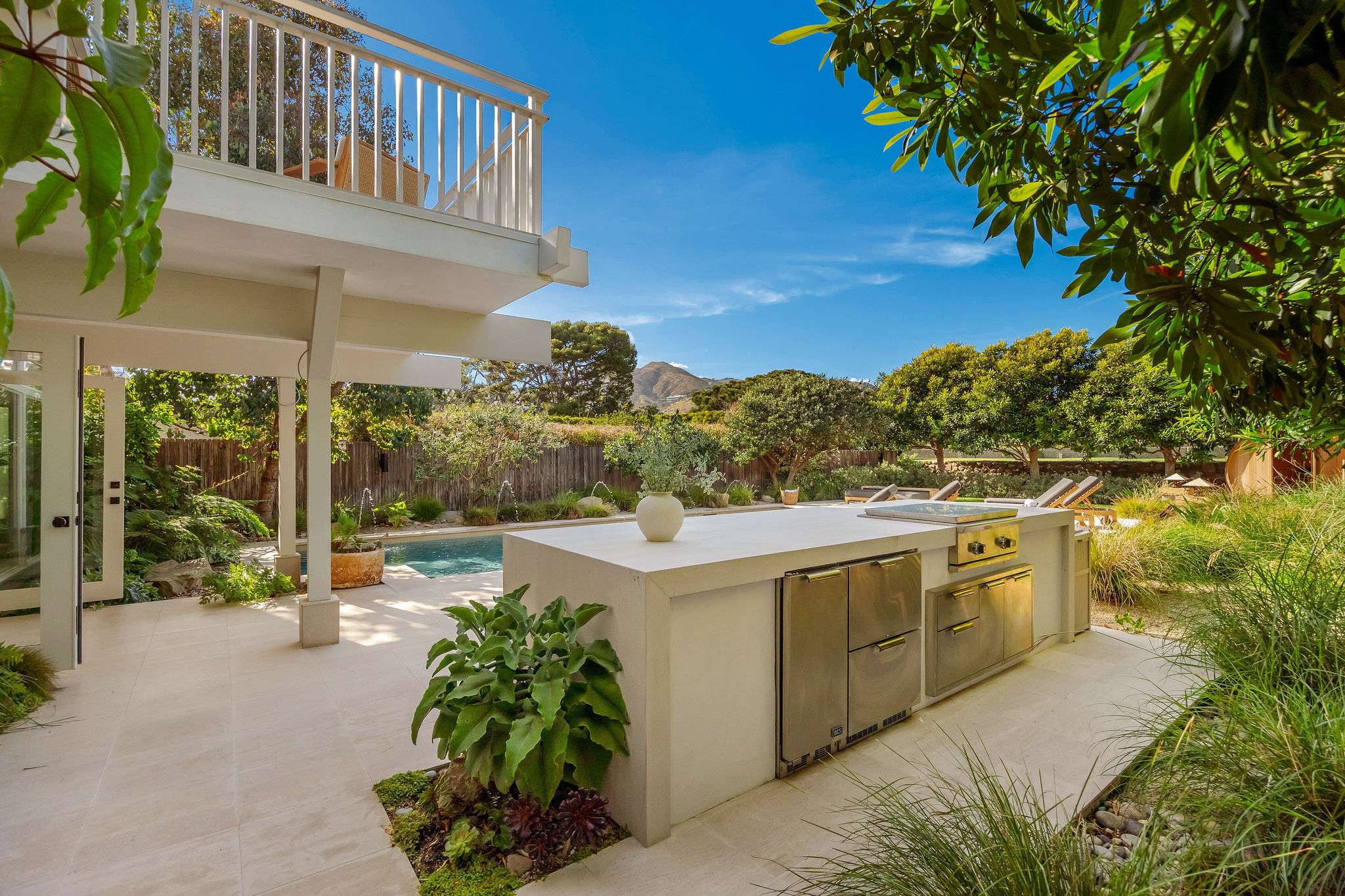Hensman Malibu Colony by Stay Awhile Villas