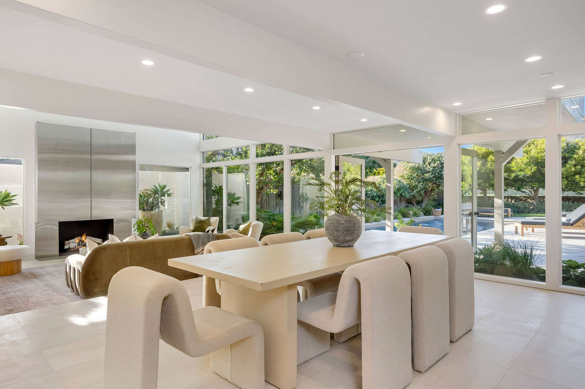 Hensman Malibu Colony by Stay Awhile Villas