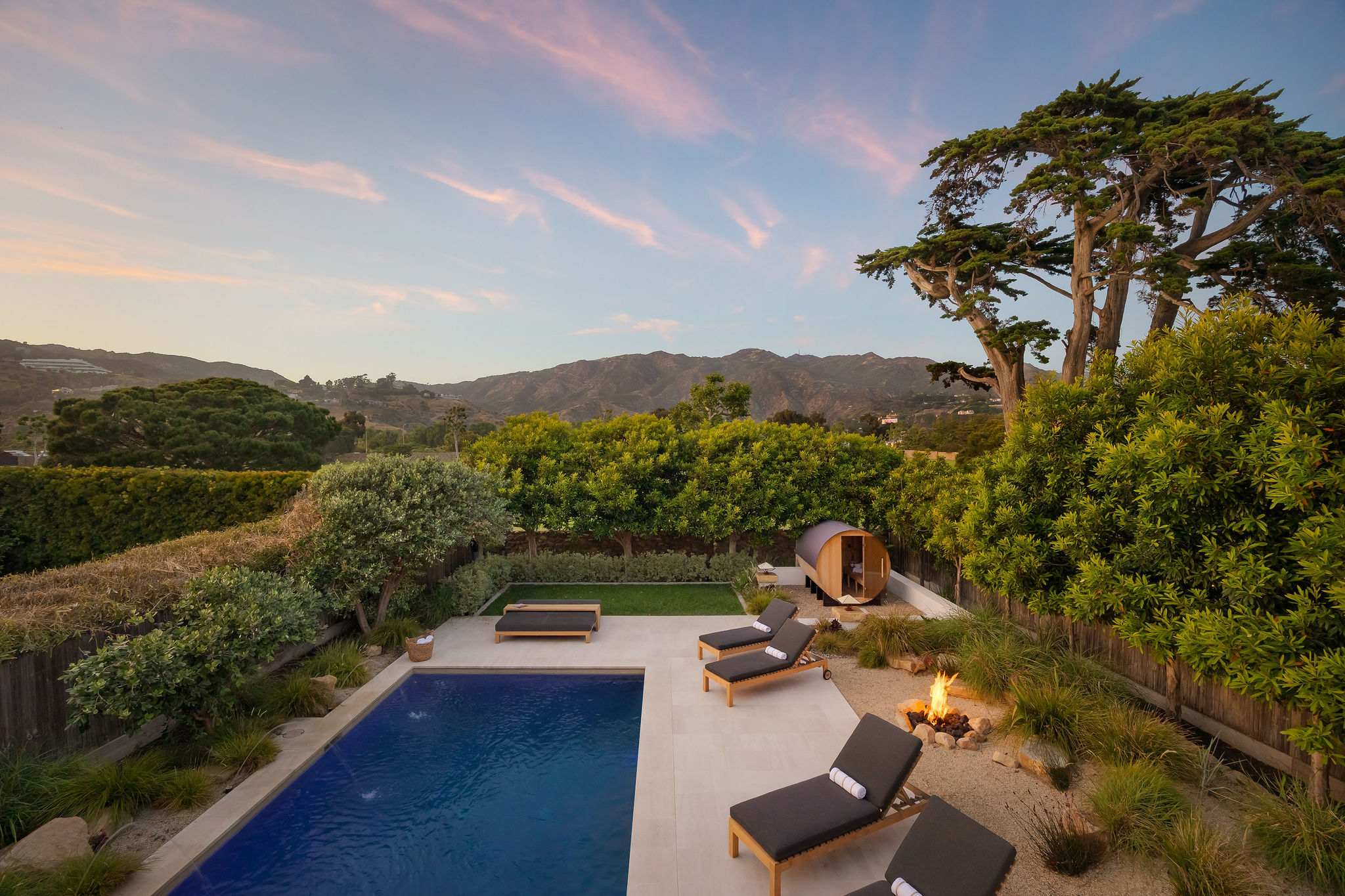 Hensman Malibu Colony by Stay Awhile Villas
