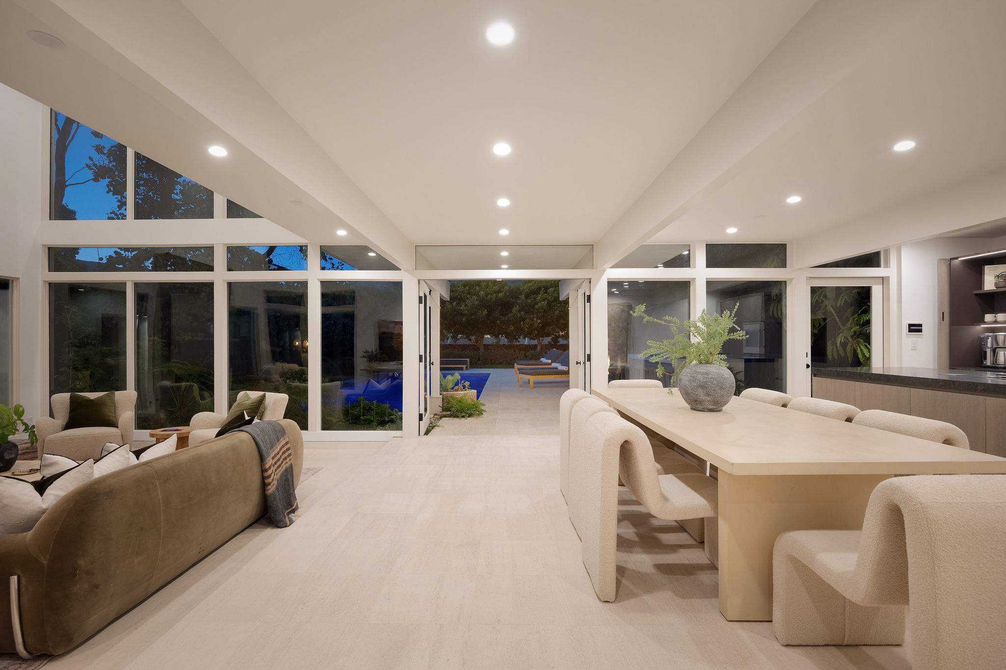 Hensman Malibu Colony by Stay Awhile Villas