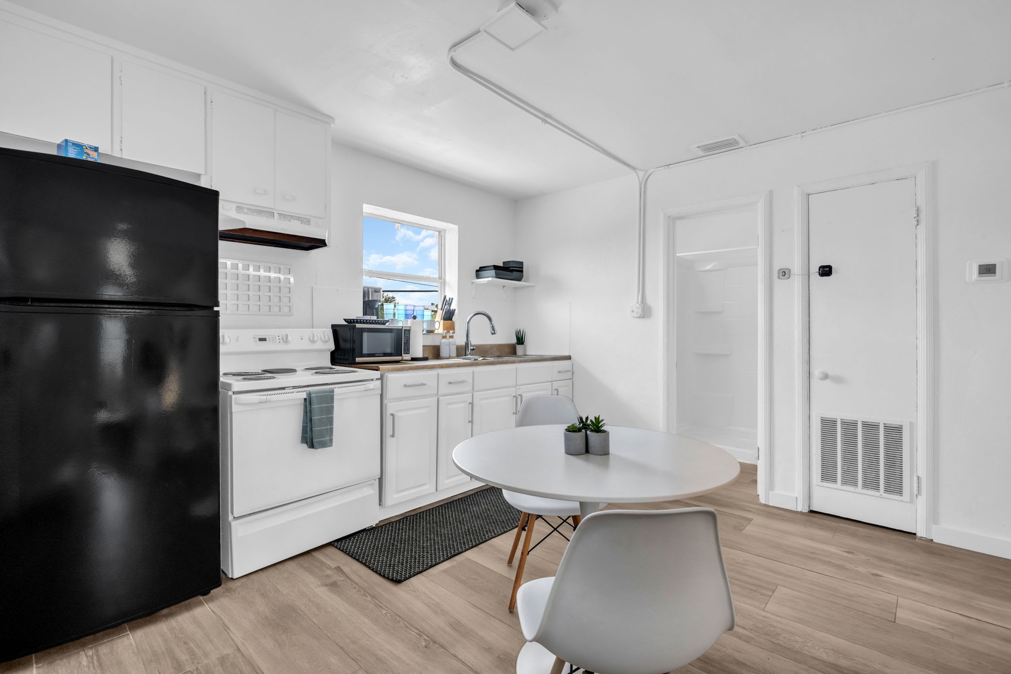 Downtown Studio w/ Free Parking & City Views