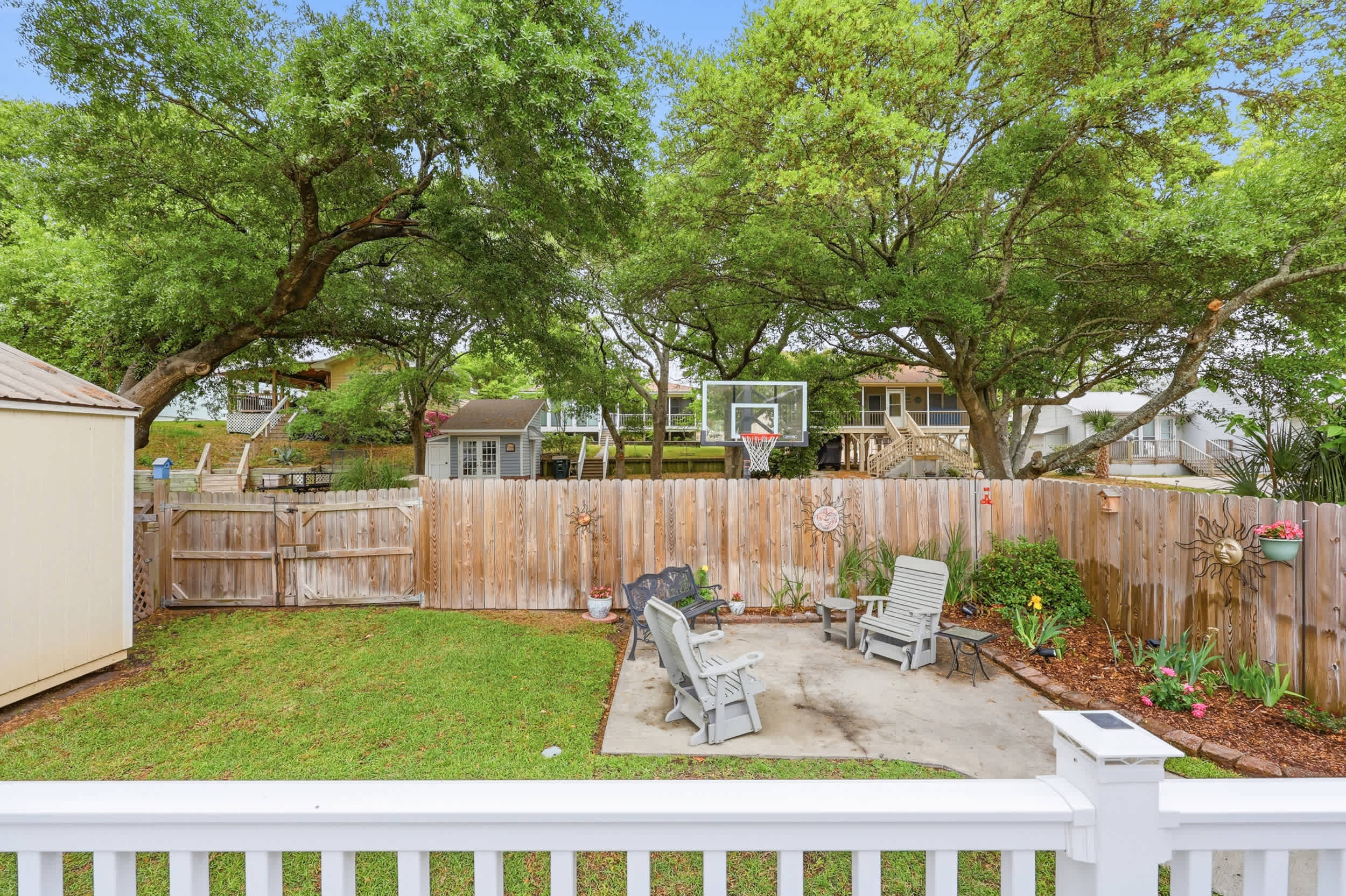 Endless Summer 100 Feet to Beach  with Fenced Yard Grill