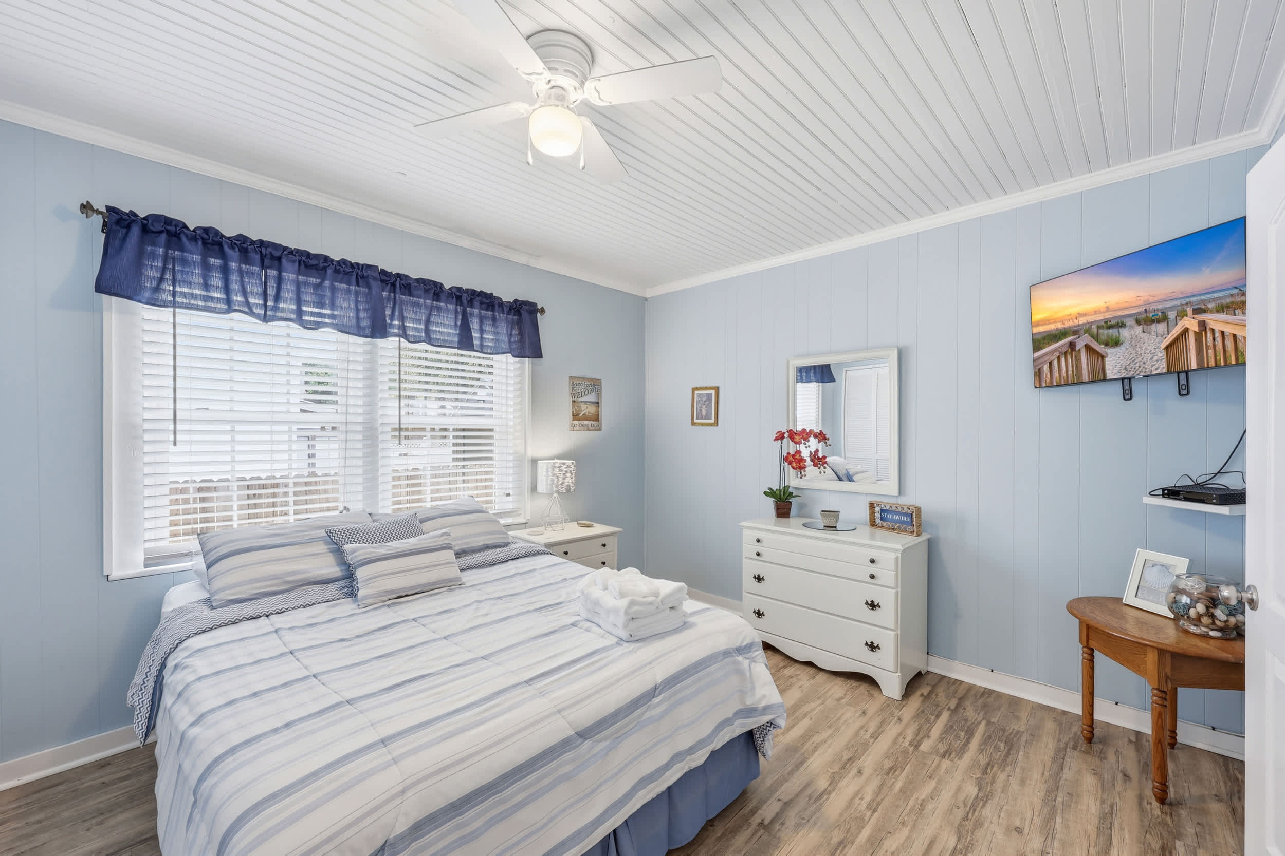 Endless Summer 100 Feet to Beach  with Fenced Yard Grill
