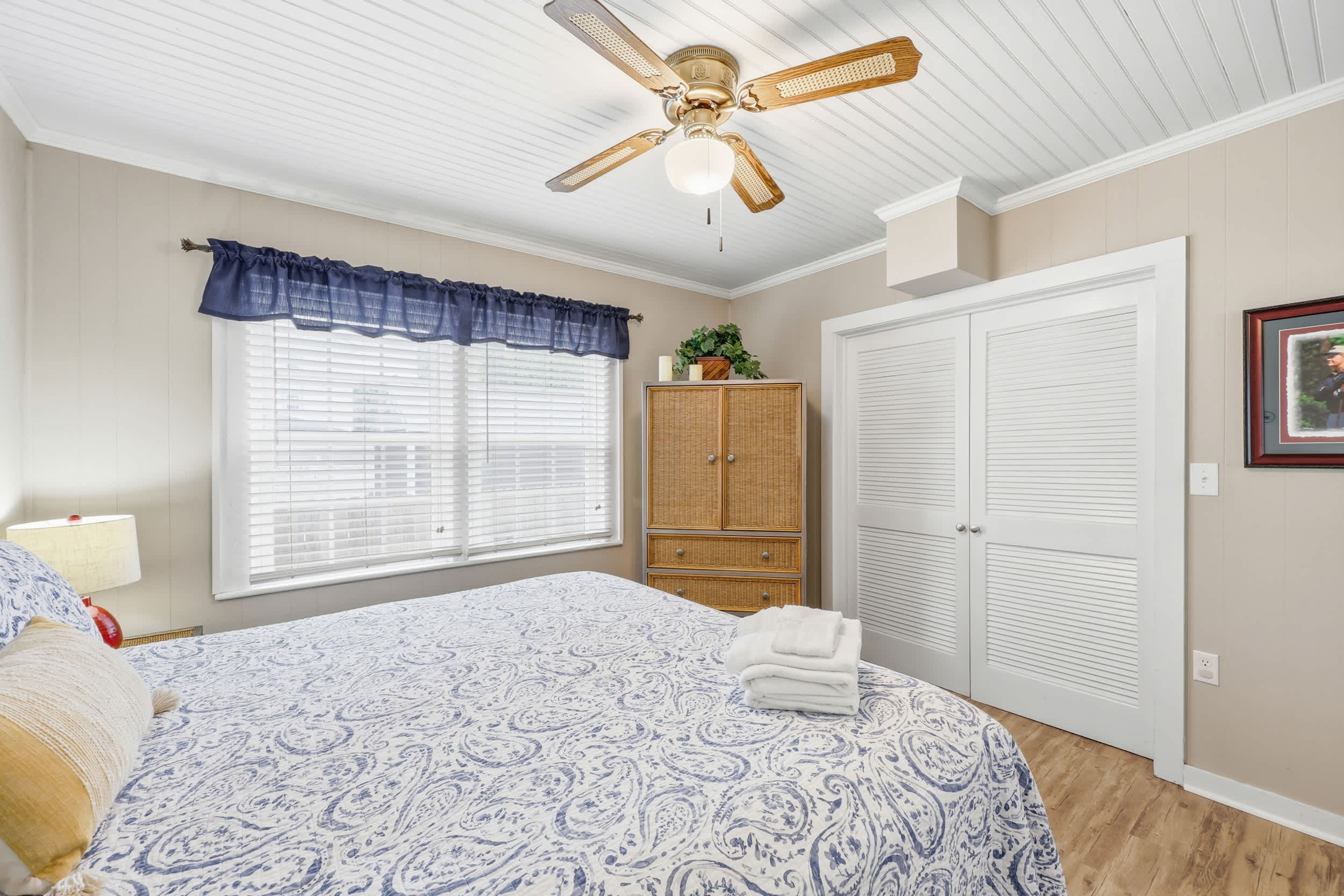 Endless Summer 100 Feet to Beach  with Fenced Yard Grill