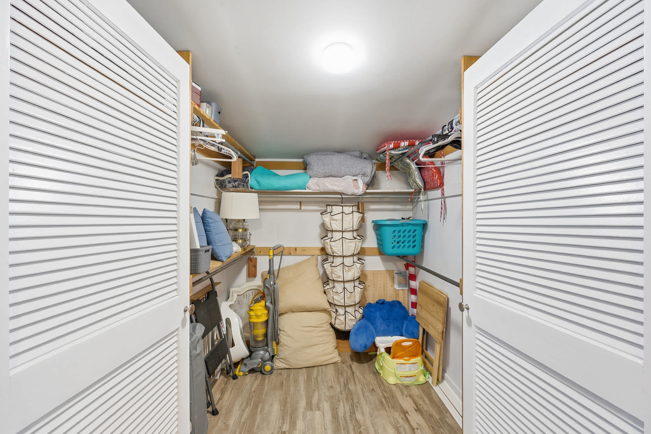 Endless Summer 100 Feet to Beach  with Fenced Yard Grill