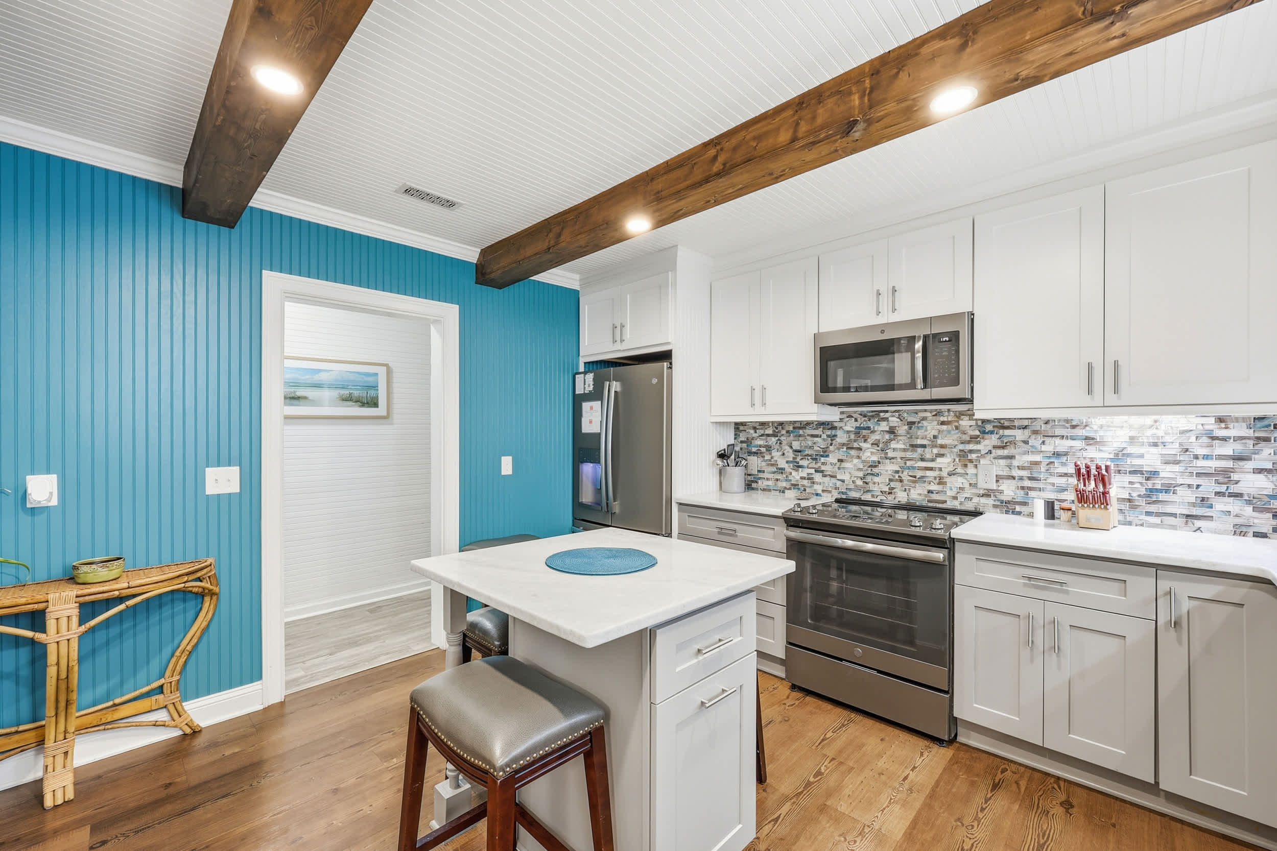 Endless Summer 100 Feet to Beach  with Fenced Yard Grill