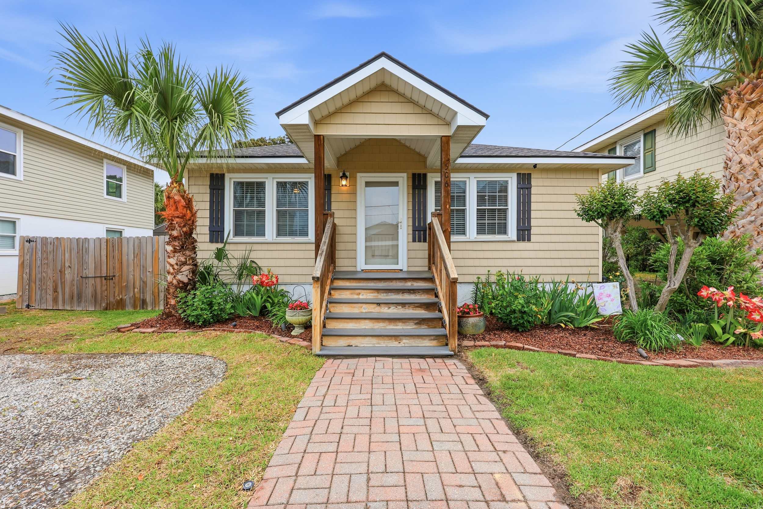 Endless Summer 100 Feet to Beach  with Fenced Yard Grill
