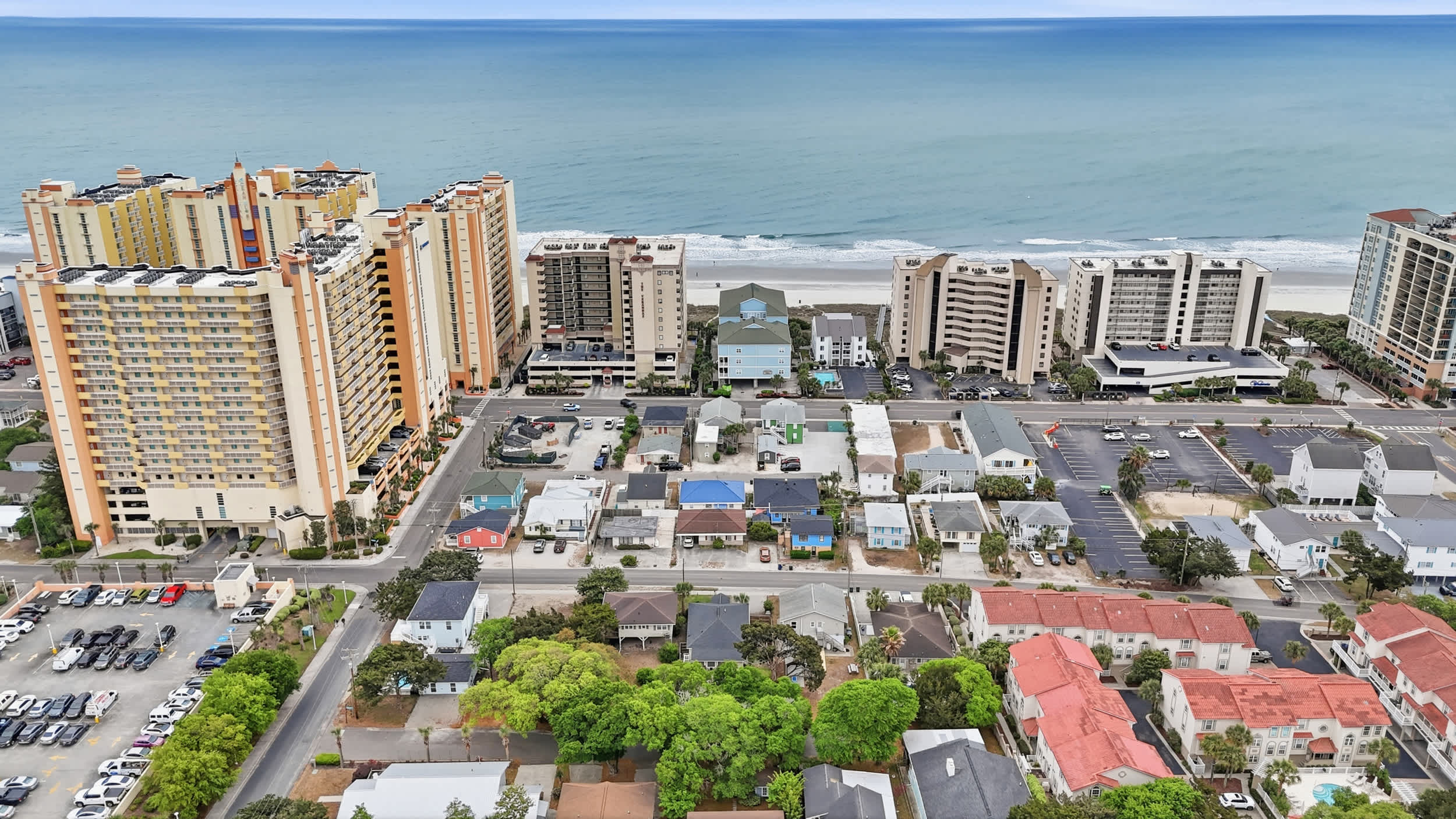 Endless Summer 100 Feet to Beach  with Fenced Yard Grill