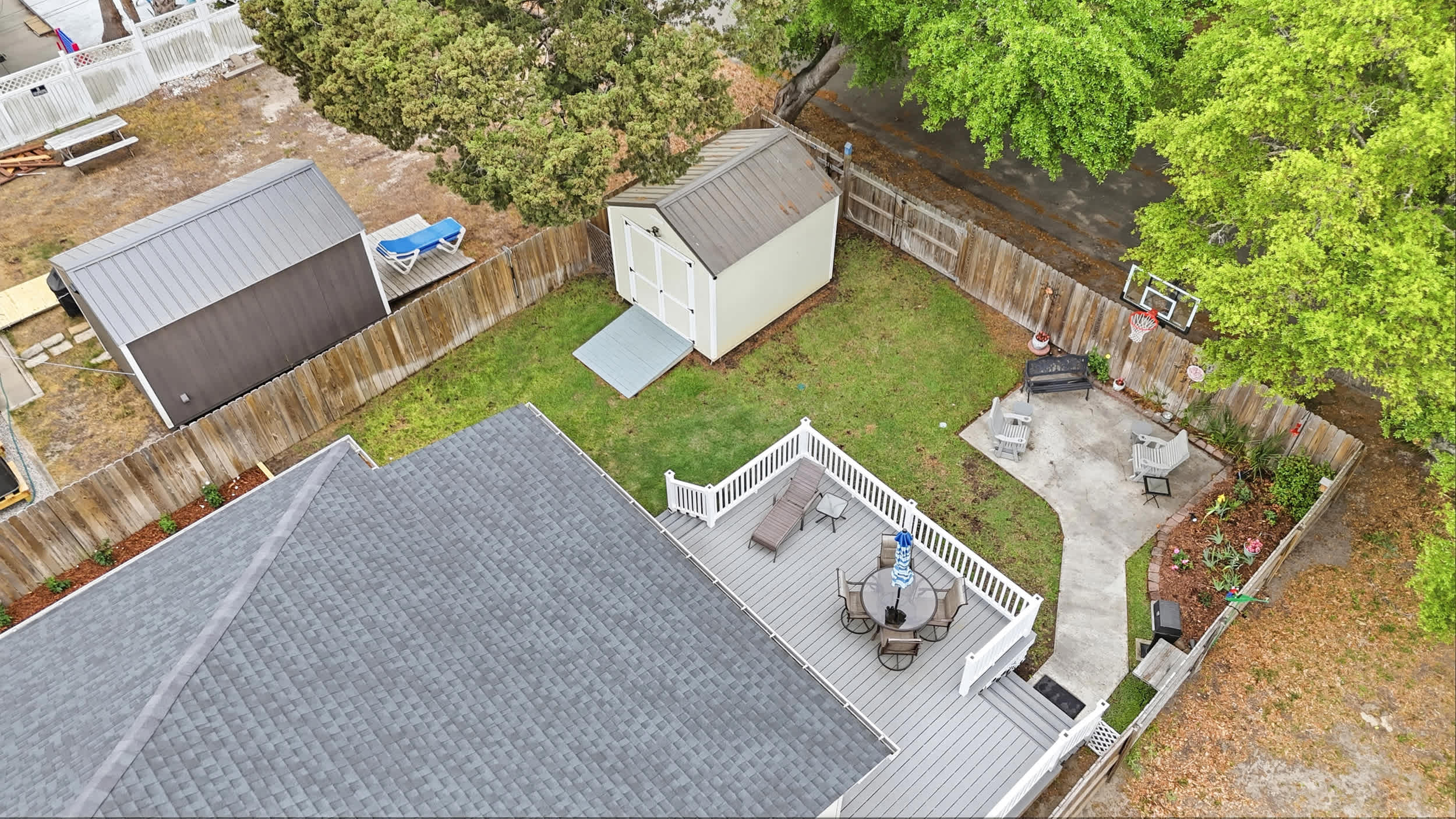 Endless Summer 100 Feet to Beach  with Fenced Yard Grill