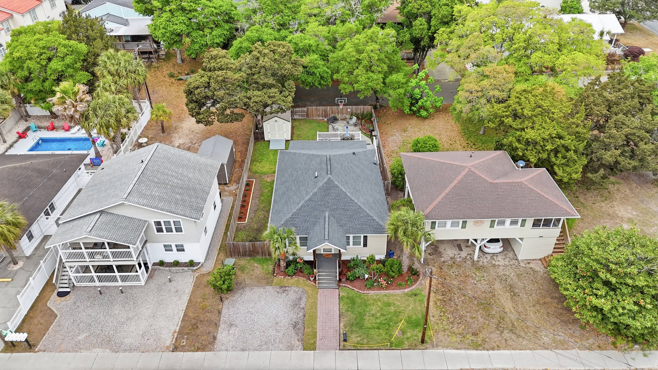 Endless Summer 100 Feet to Beach  with Fenced Yard Grill