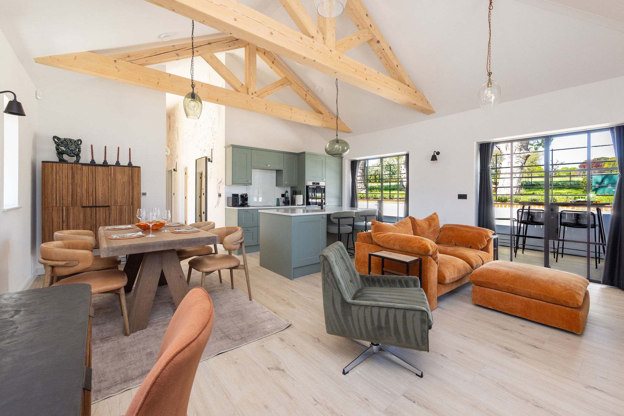 Stylish Rural Lodge Nr Chichester and Goodwood
