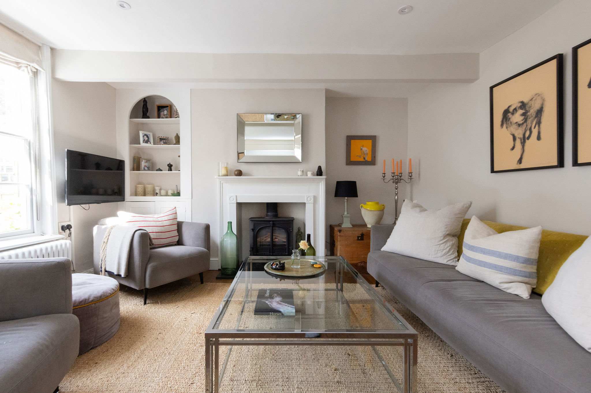 Relaxed seating area with character throughout