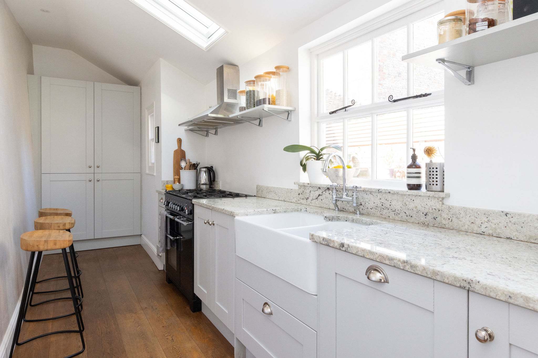 Fully equipped kitchen for home cooking