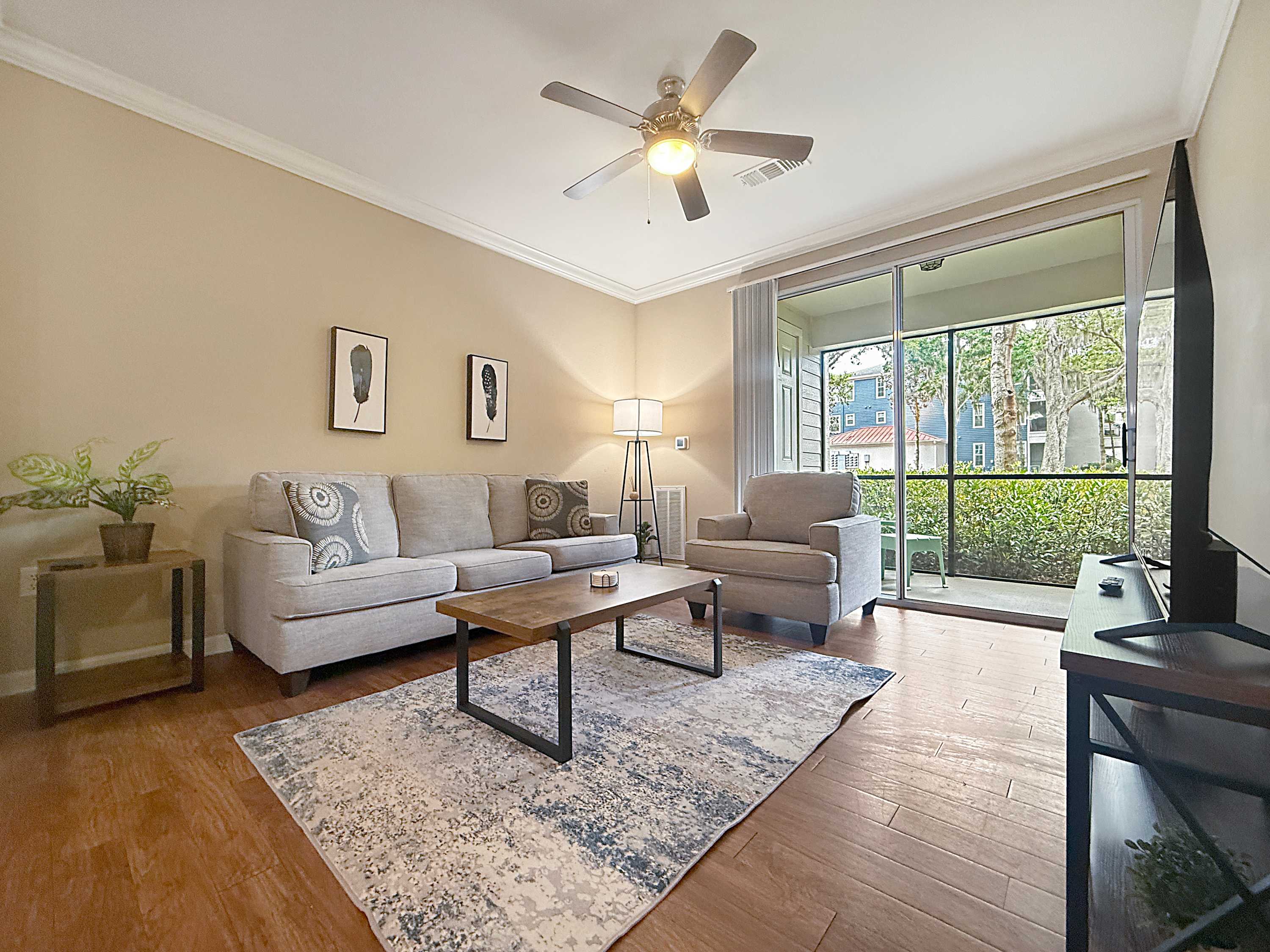 Tranquil 1st Floor Apt with Parks, Prime North Tampa