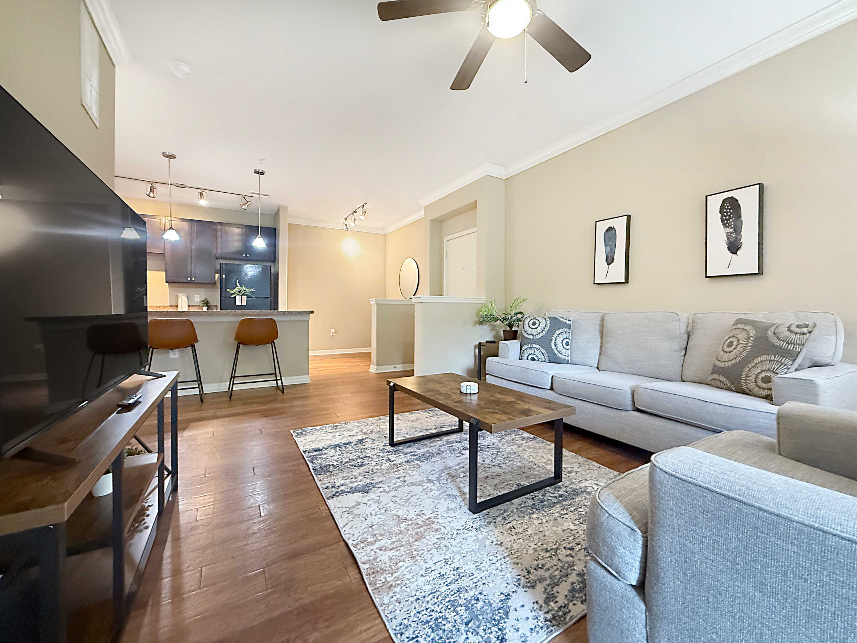 Tranquil 1st Floor Apt with Parks, Prime North Tampa