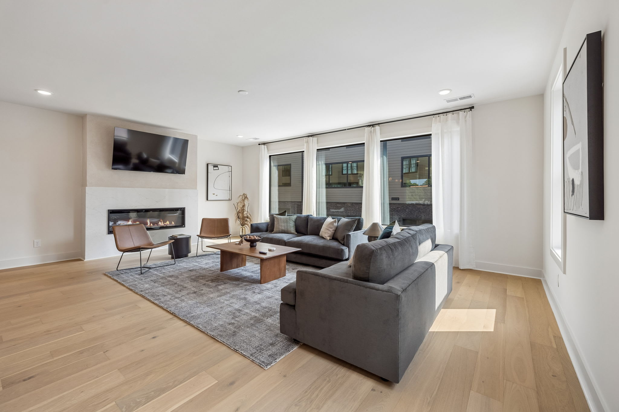 Exclusive townhome ft. rooftop lounge with views! - Foto 6