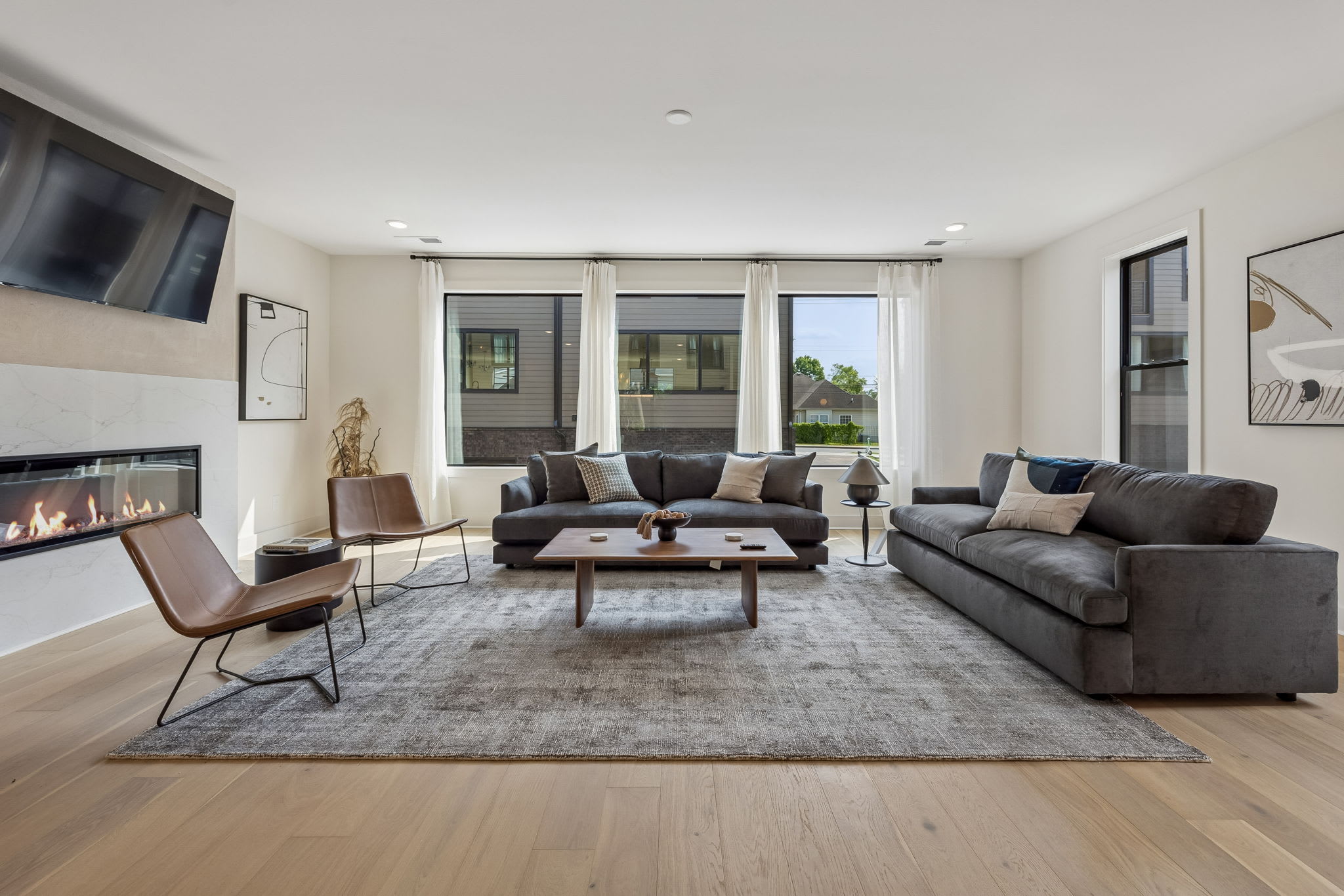 Exclusive townhome ft. rooftop lounge with views! - Foto 11
