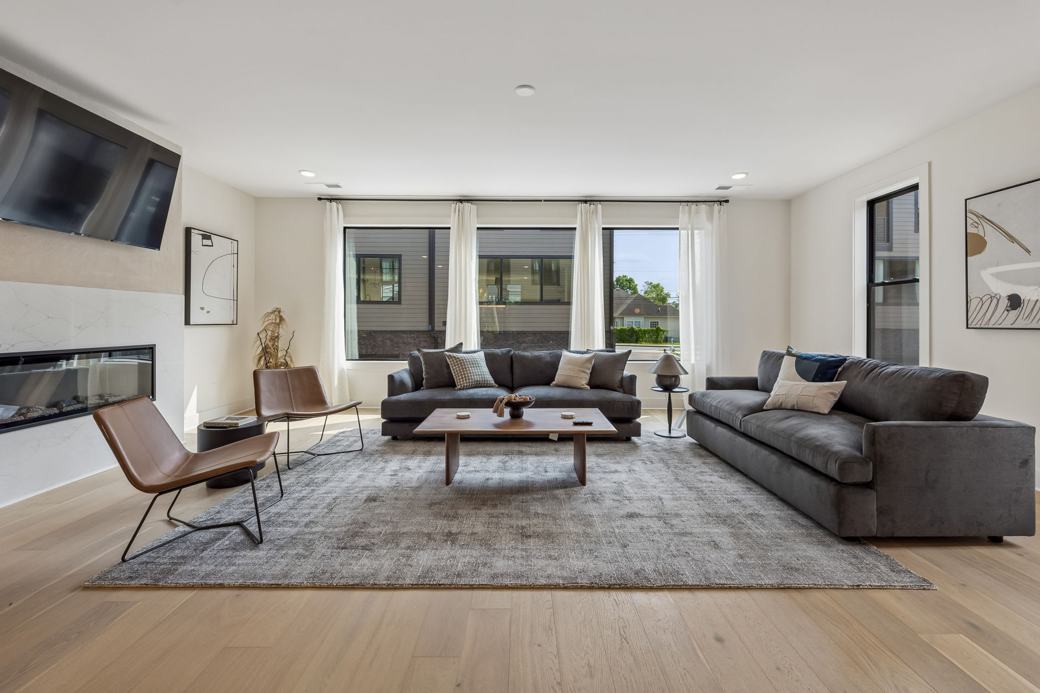 Exclusive townhome ft. rooftop lounge with views! - Foto 12