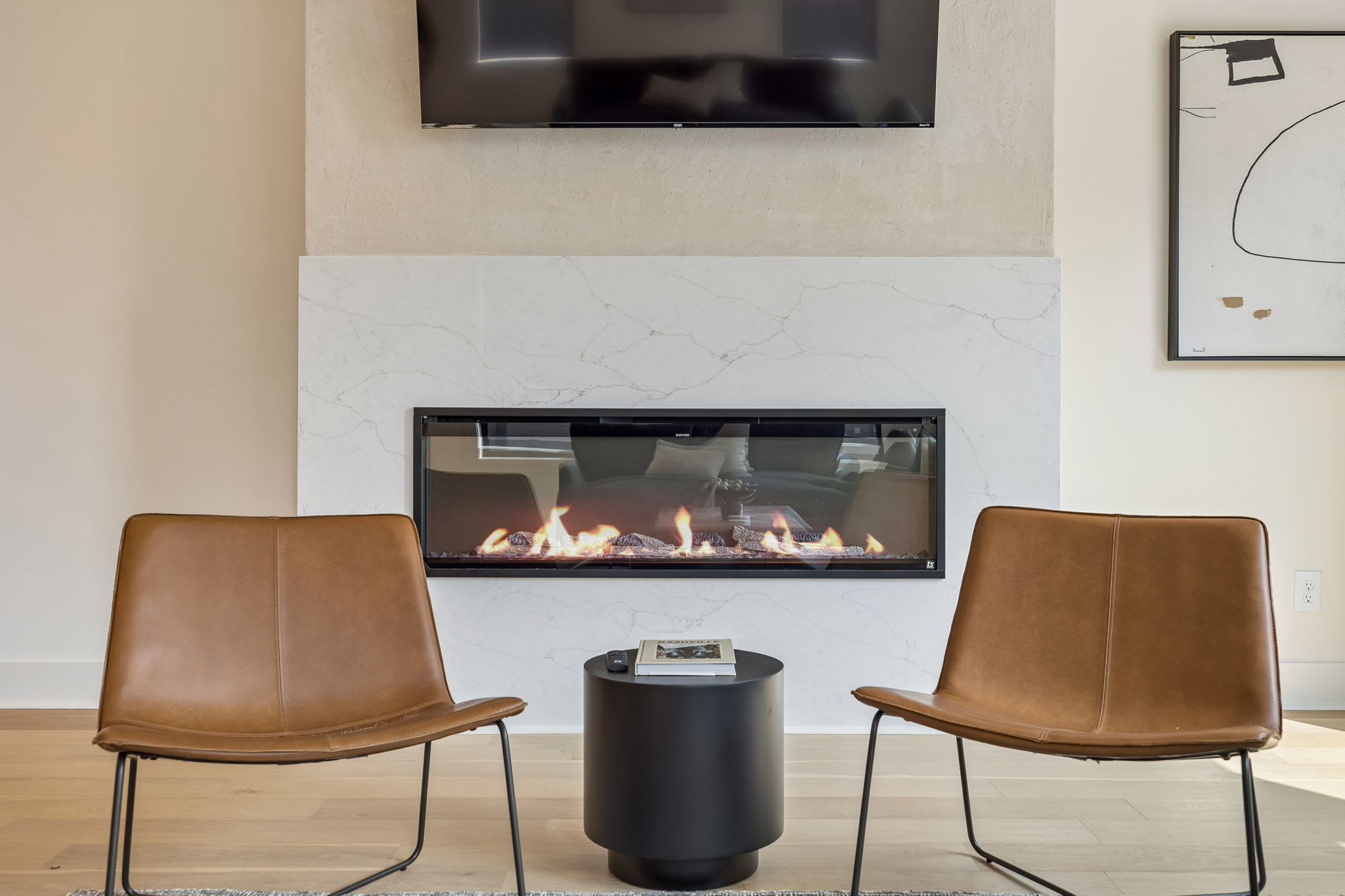 Exclusive townhome ft. rooftop lounge with views! - Foto 14