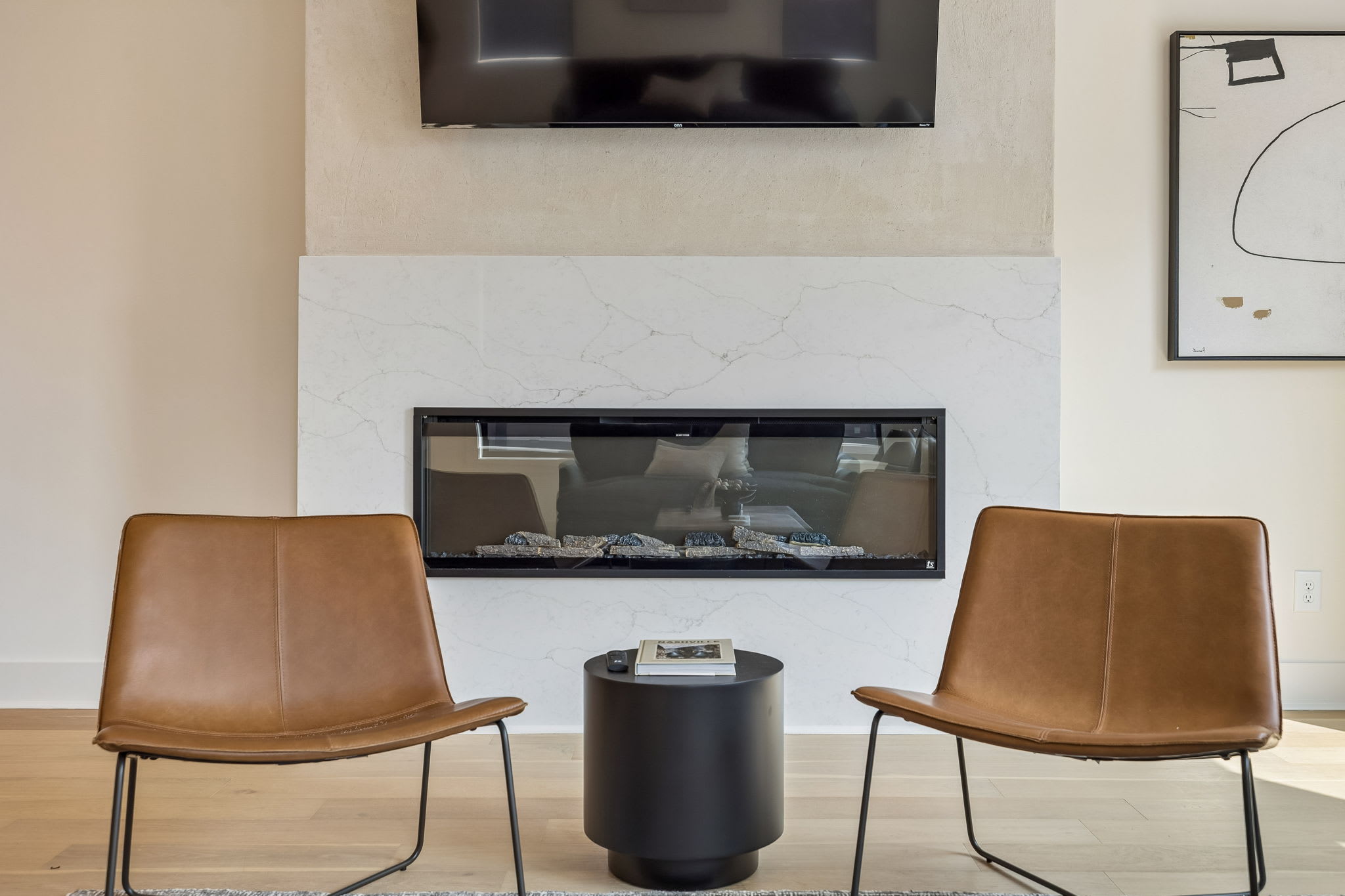 Exclusive townhome ft. rooftop lounge with views! - Foto 15