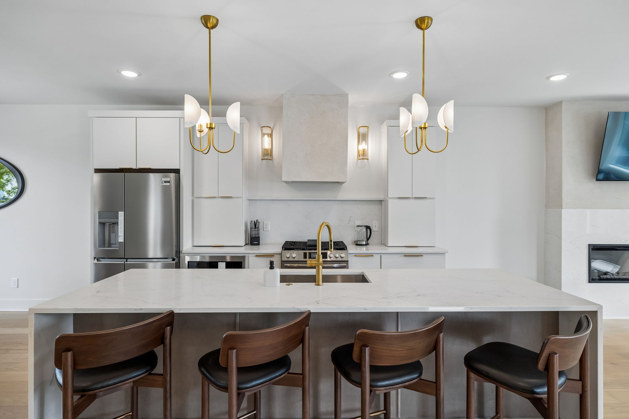 Exclusive townhome ft. rooftop lounge with views! - Foto 18