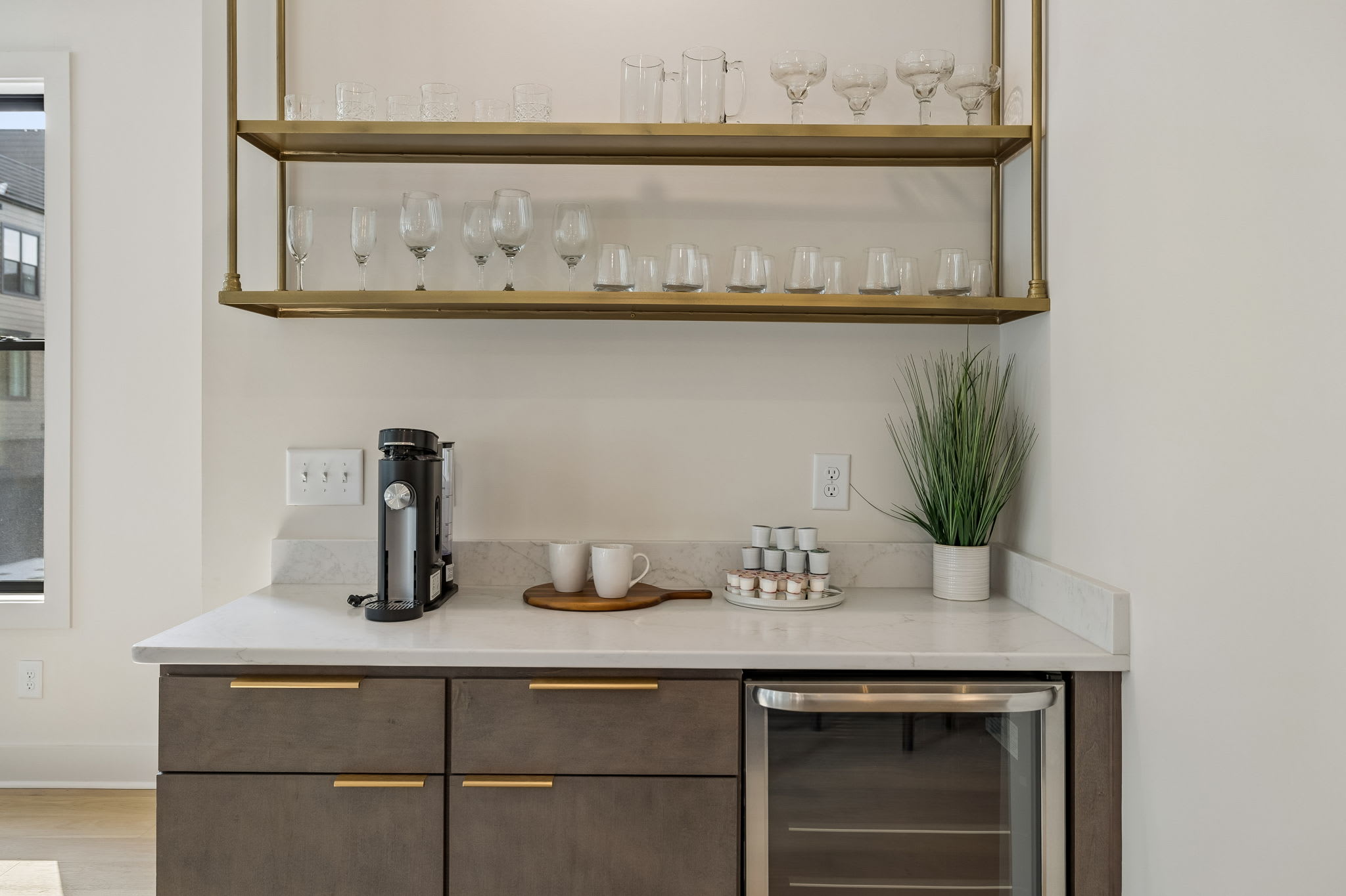 Exclusive townhome ft. rooftop lounge with views! - Foto 28