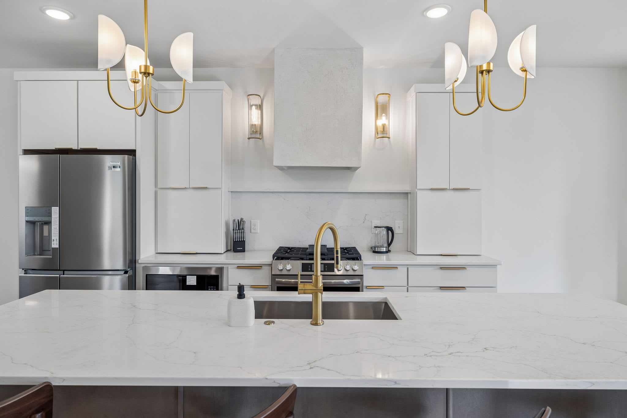 Exclusive townhome ft. rooftop lounge with views! - Foto 20