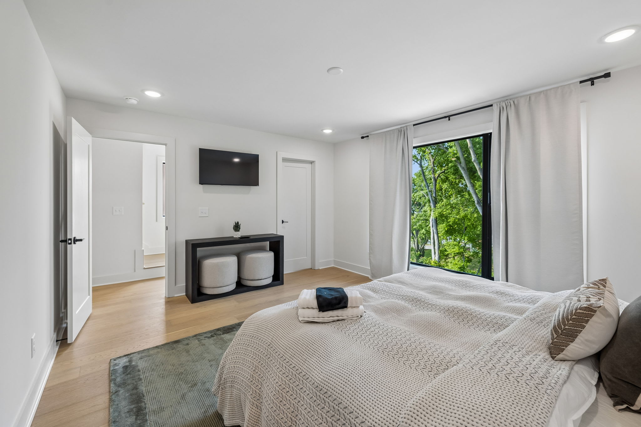 Exclusive townhome ft. rooftop lounge with views! - Foto 30