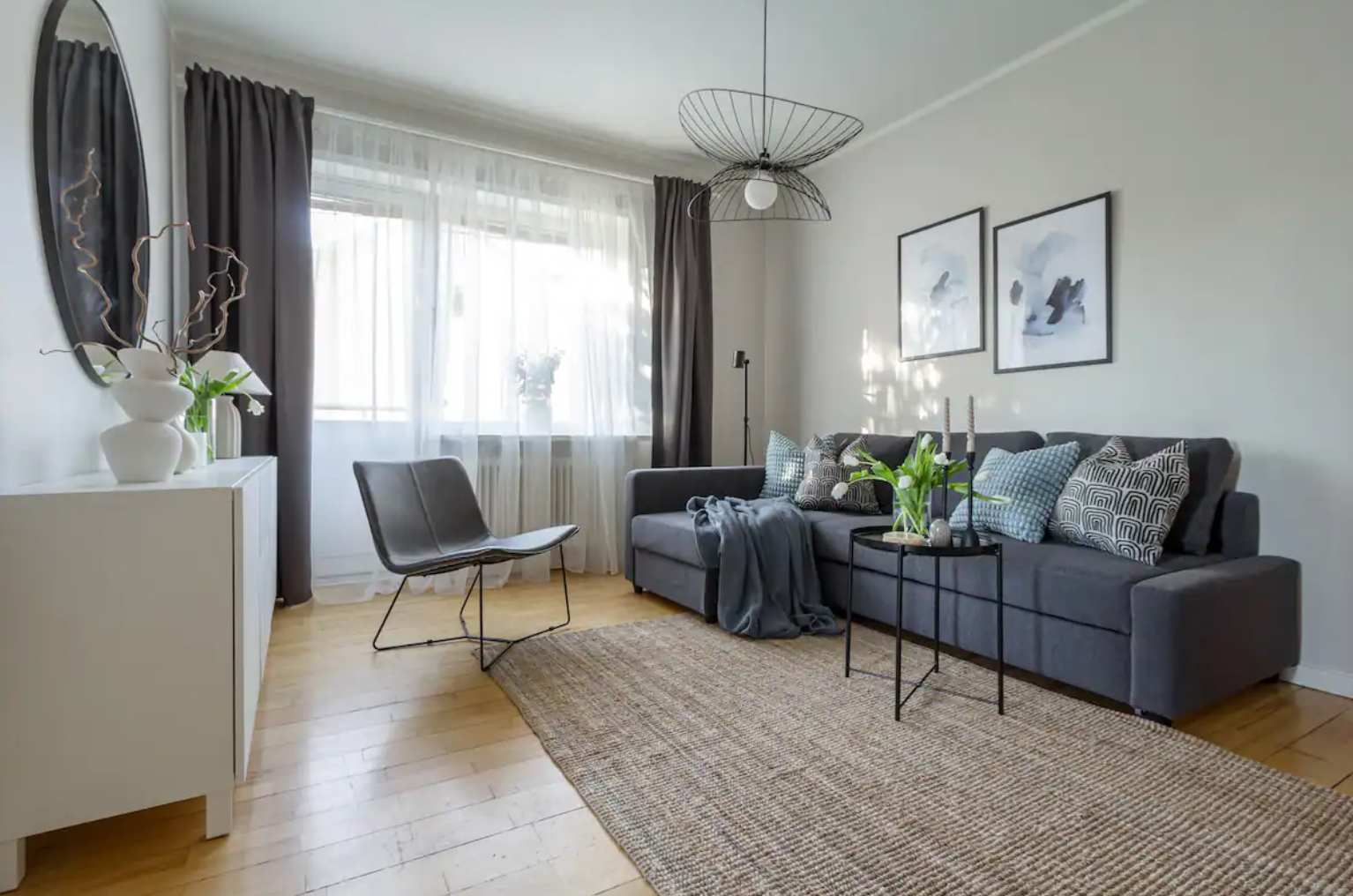 Modern 1BR Apartment with Balcony, 20min to City