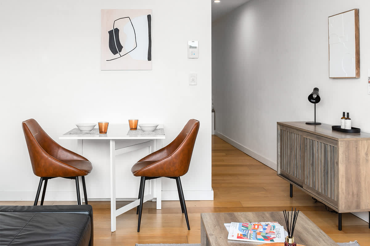 Central stylish 1 bedroom with balcony and air-con