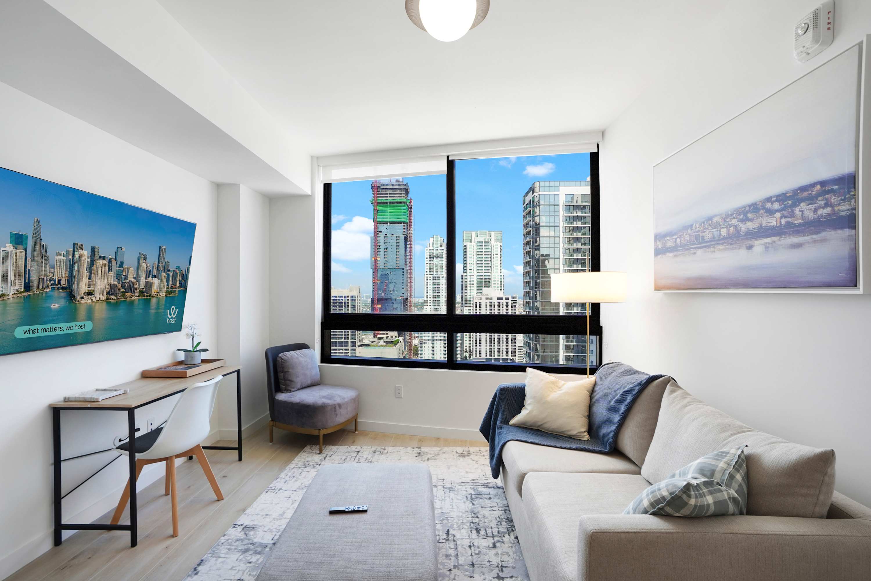 Upscale Downtown Miami Condo | Rooftop Pool