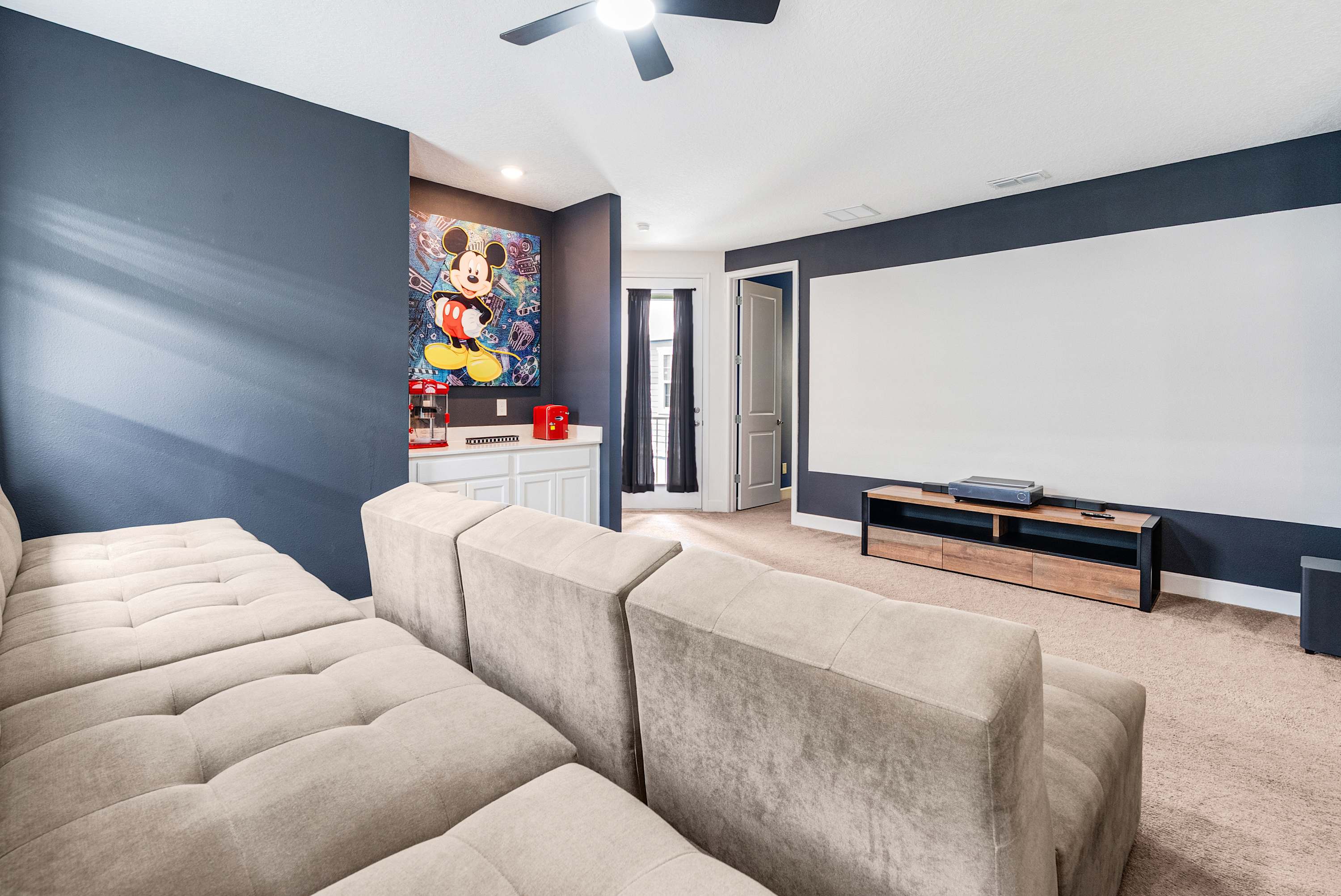 Elegant Reunion Escape with Game Room