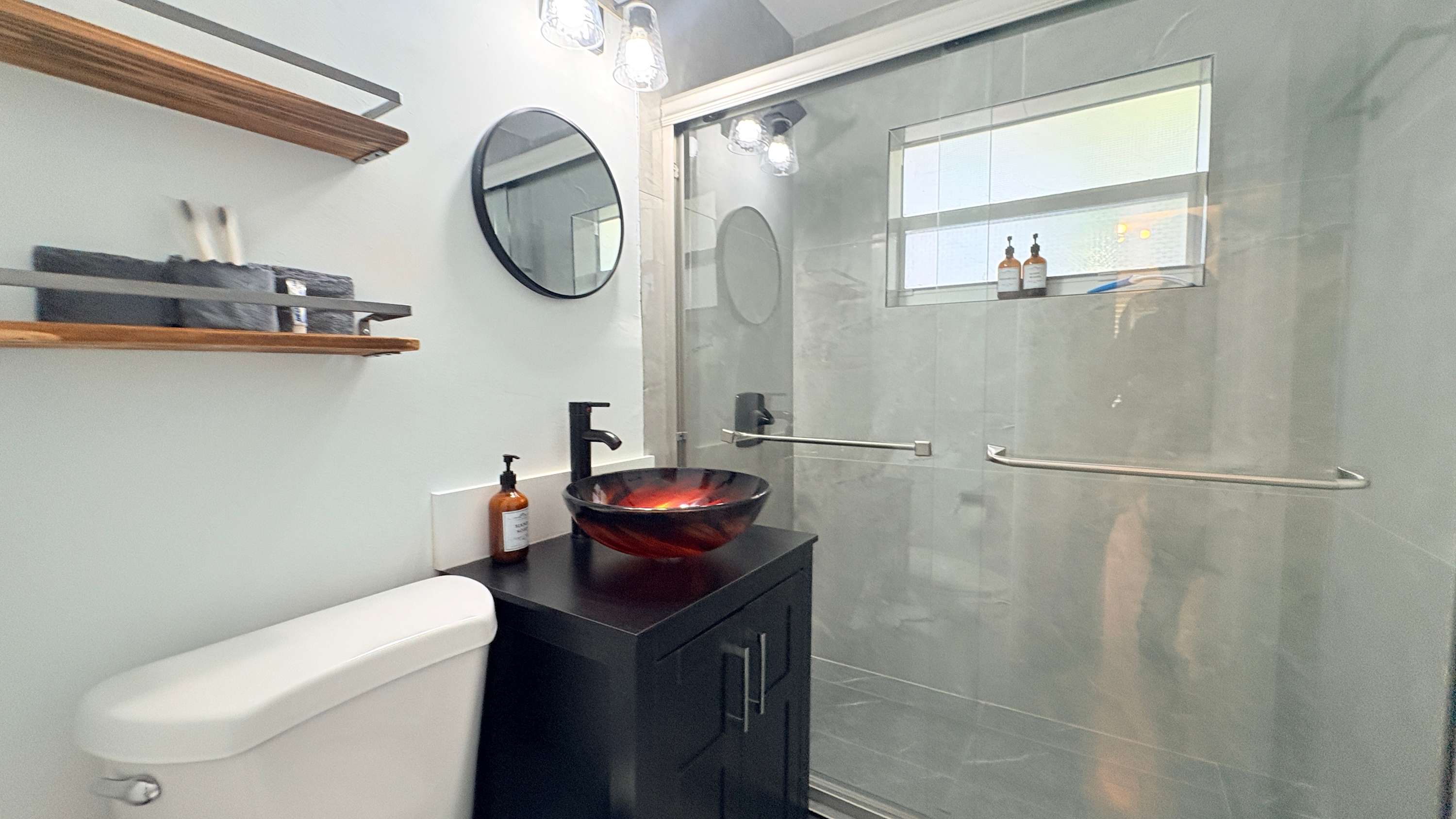 Upper East Side Retreat + Free Parking