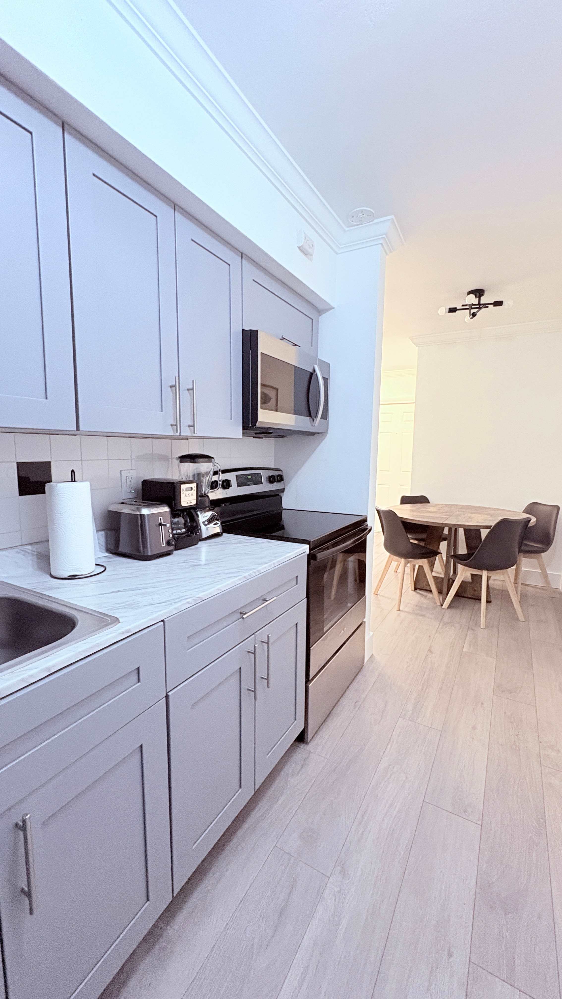 Upper East Side Retreat + Free Parking
