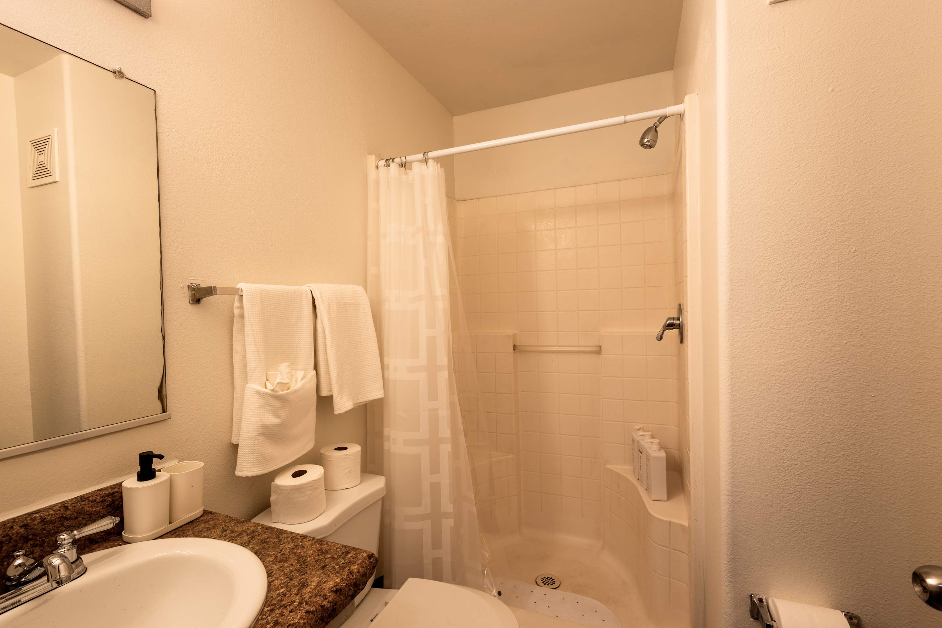 Pet-Friendly Studio | 5 Min to Hospital