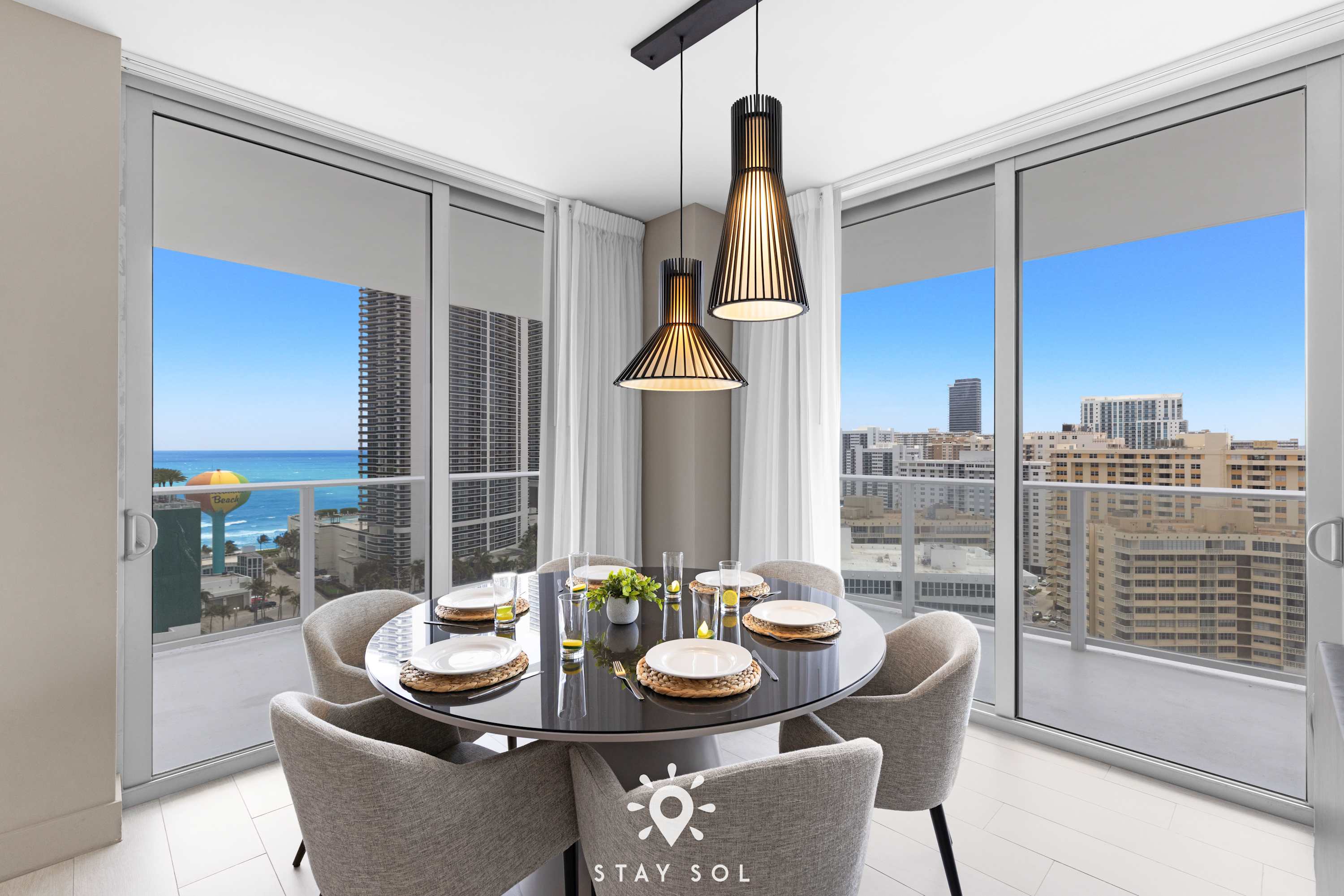 Stunning Views 2BR Amazing Pools