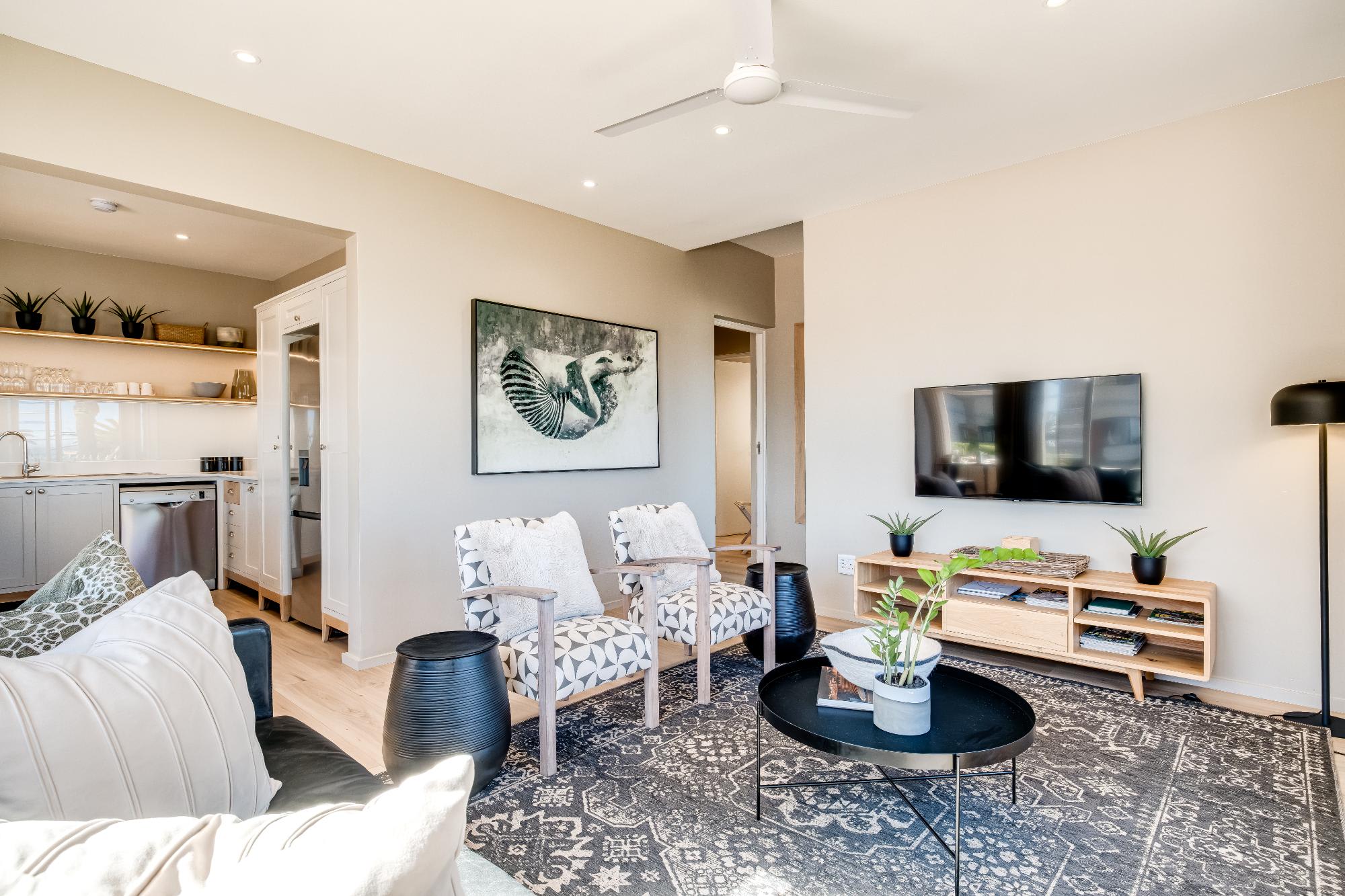 Camps Bay Stylish 2bed by the Tidal Pool Tidescape 8
