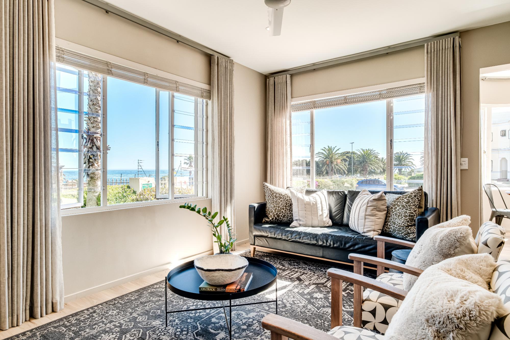 Camps Bay Stylish 2bed by the Tidal Pool Tidescape
