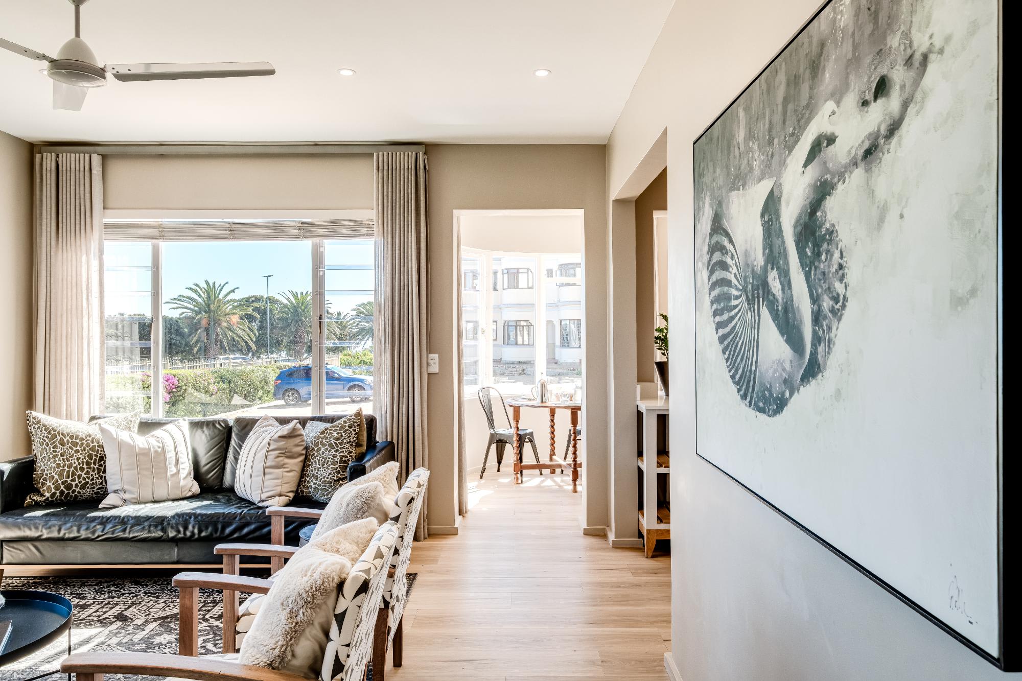 Camps Bay Stylish 2bed by the Tidal Pool Tidescape 6