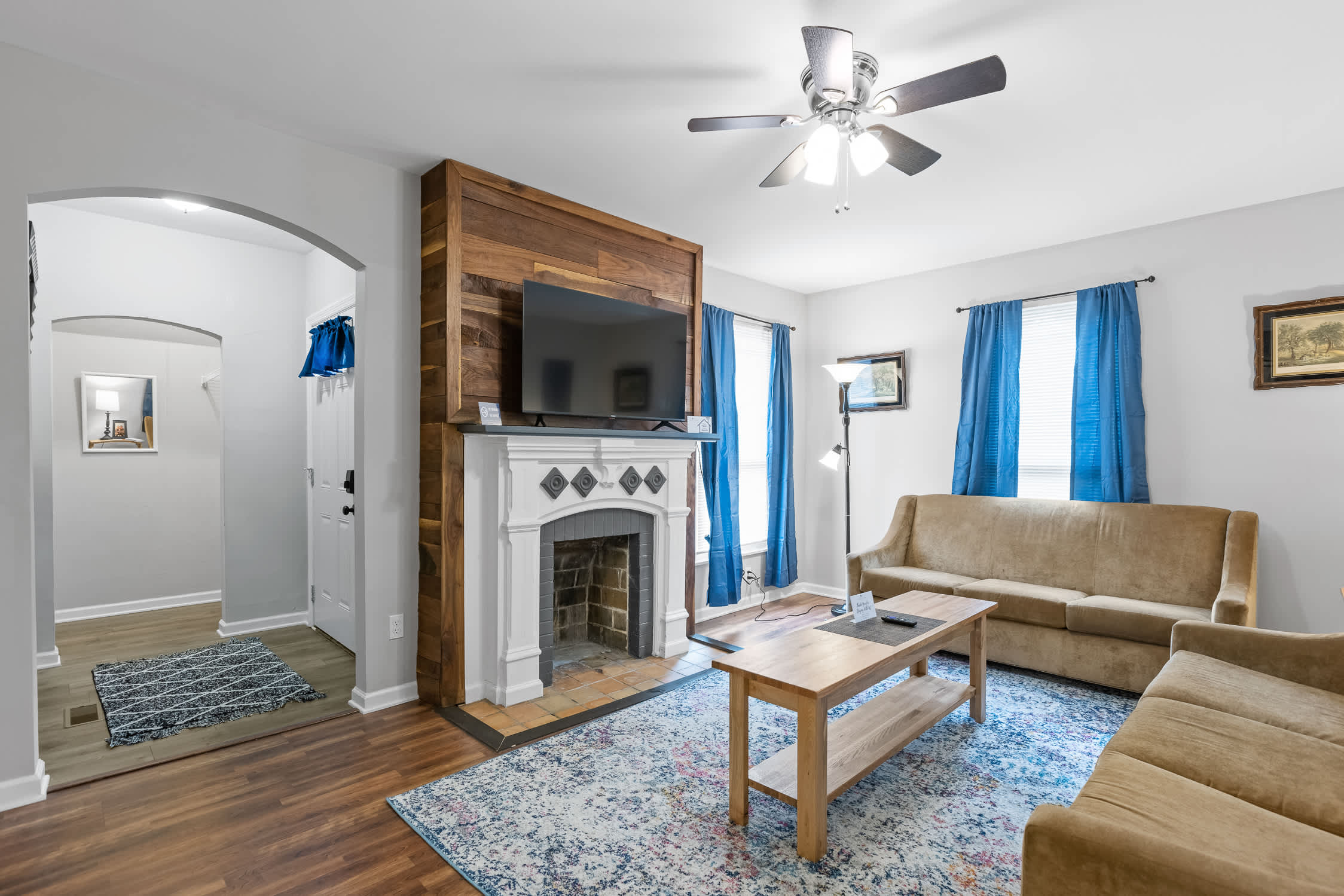 Near Downtown, Park & Zoo! Trendy Ridgeland Tudor - Chattanooga, TN